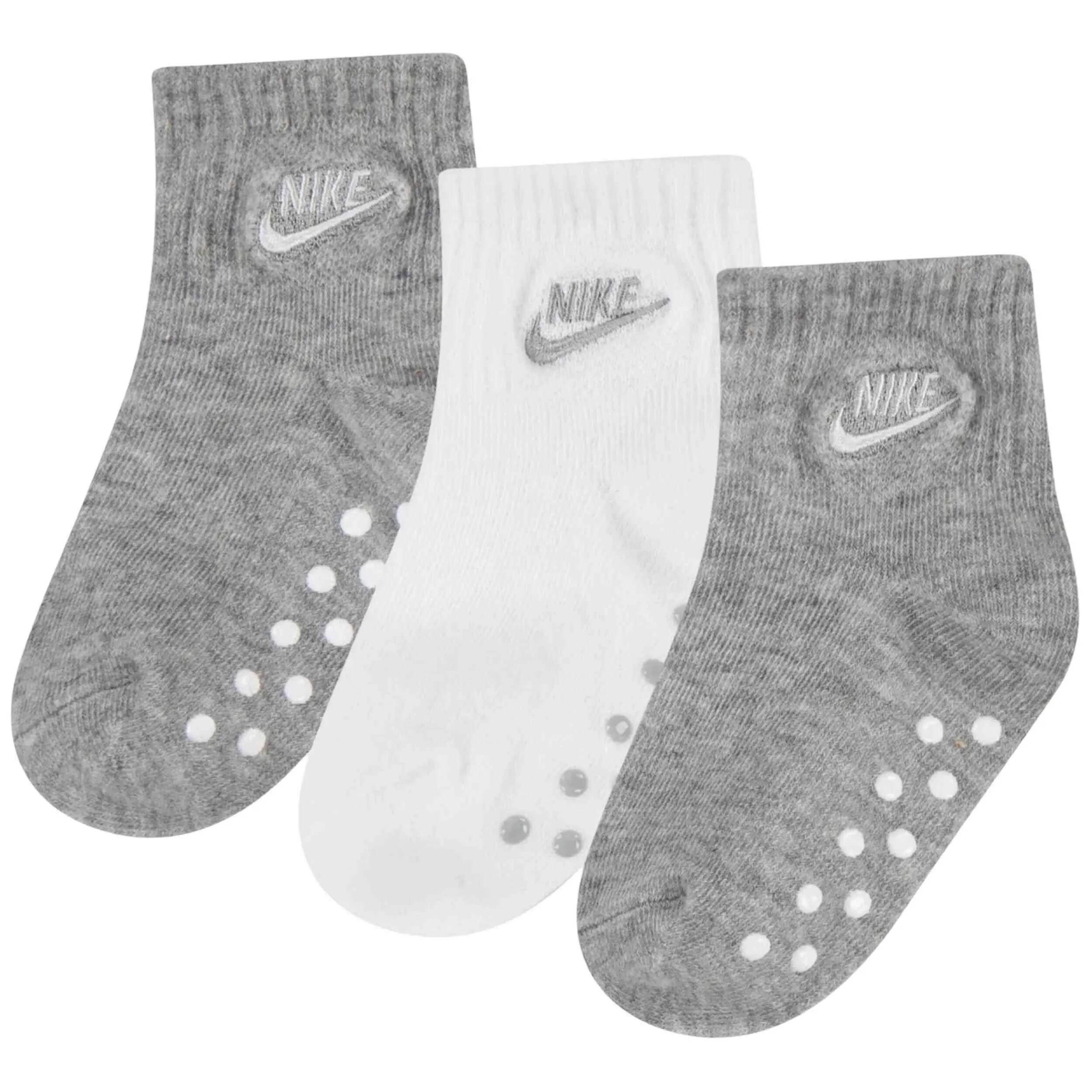 Chaussettes Nike modèle Gripper pour bébé 1/3