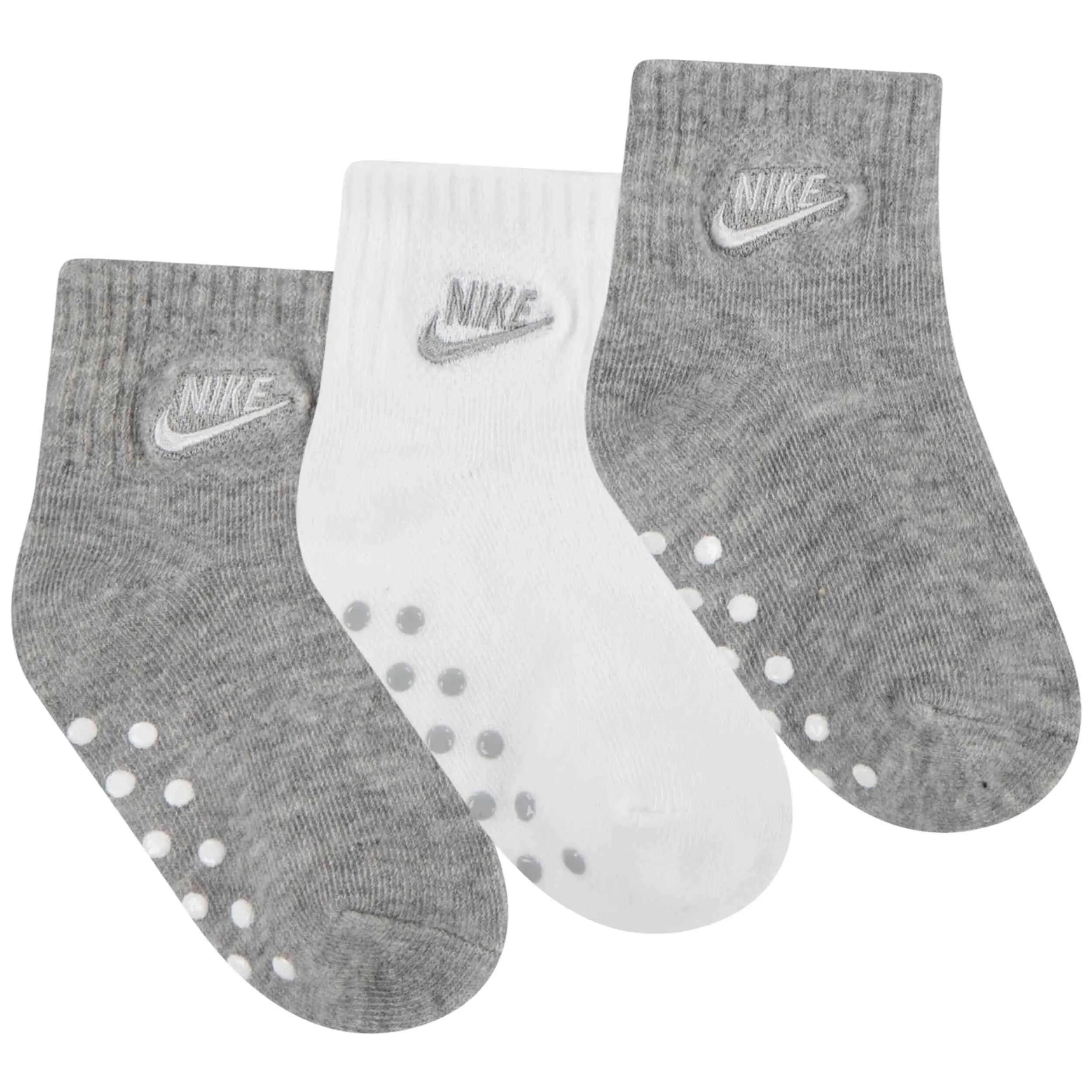 Chaussettes Nike modèle Gripper pour bébé 2/3