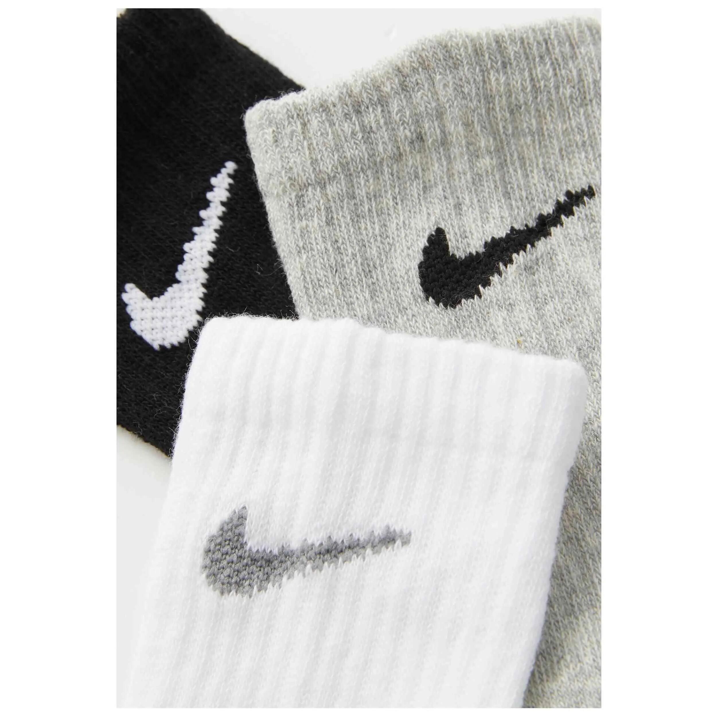Calcetines Nike modelo Dri-FIT Smiley Crew "Grey Heather" para niños unisex 5/5