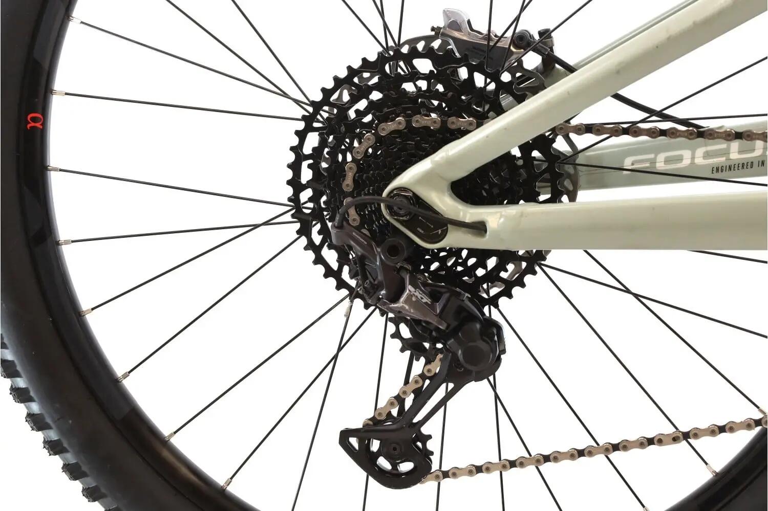 Refurbished E-MTB Fully ·  JAM 2 6.9 XT · Guter Zustand 3/8