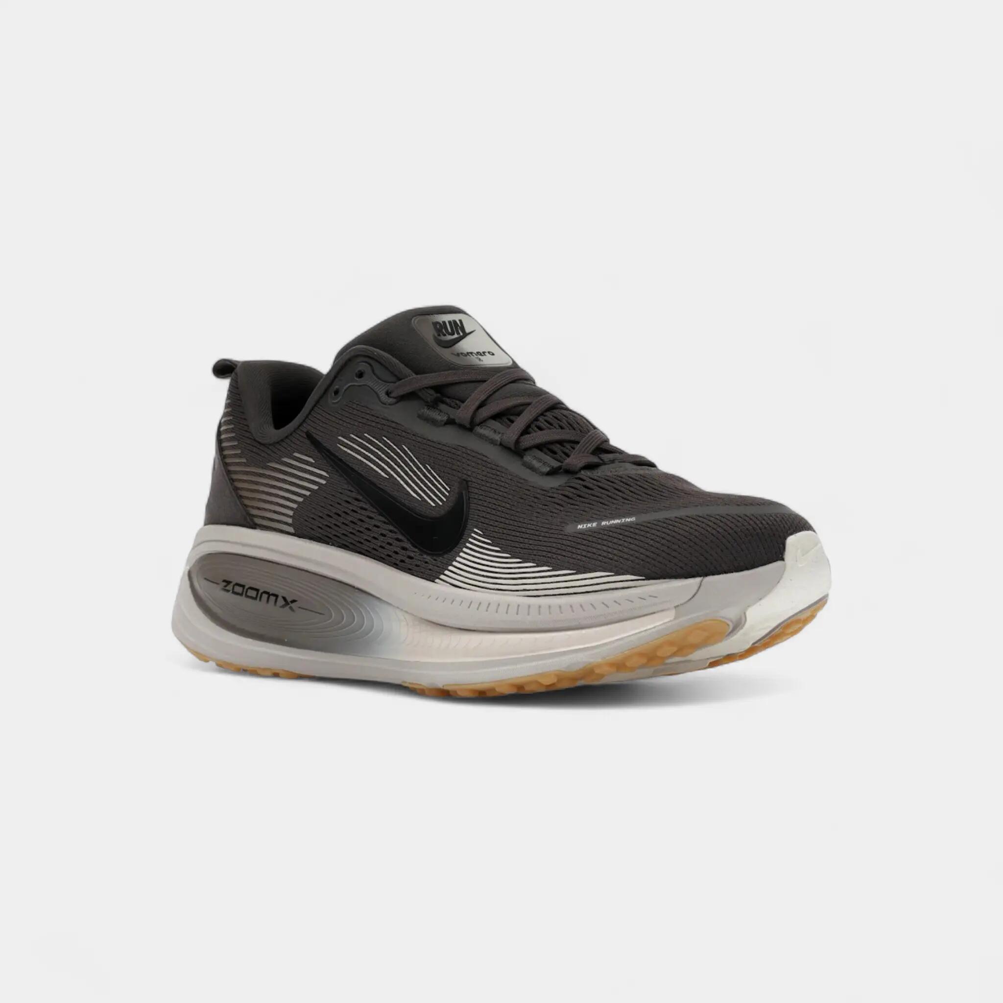 Nike Vomero 18 Medium Ash College Grey 2/5