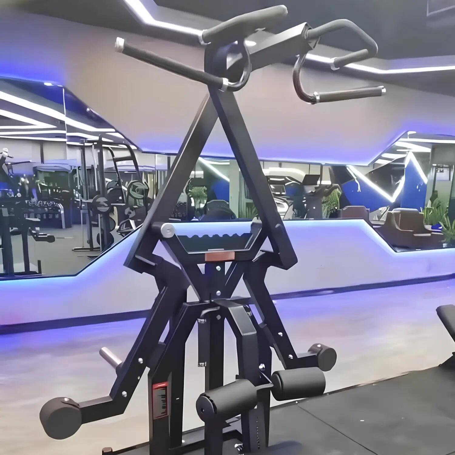Plate Loaded Lat Pulldown - RFA | Allenamento Funzionale 3/6