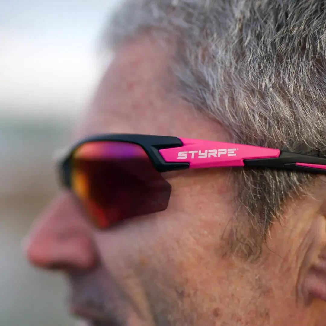 Gafas de sol running adulto espejadas Styrpe 06 lente platino montura negra 2/4