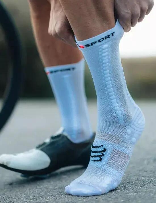 Compressport Pro Racing Socks v4.0 Bike White/Black 3/3