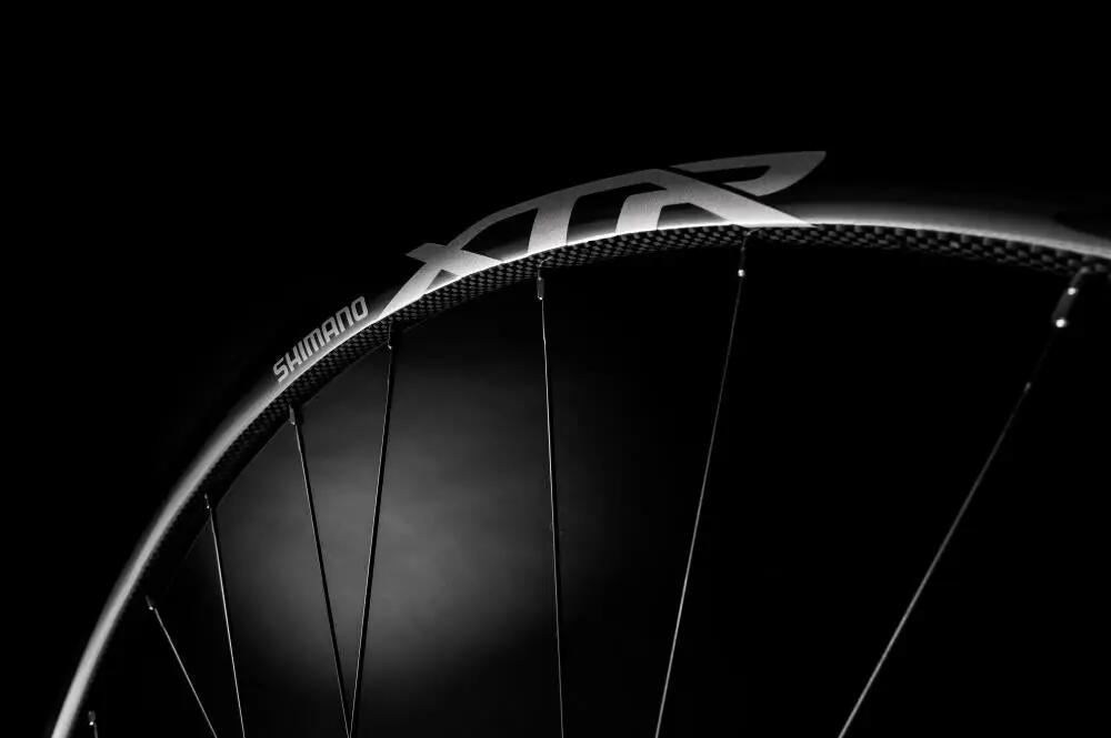 SHIMANO Felge WH-M9000 VR/HR 29" 28 Loch 1/1