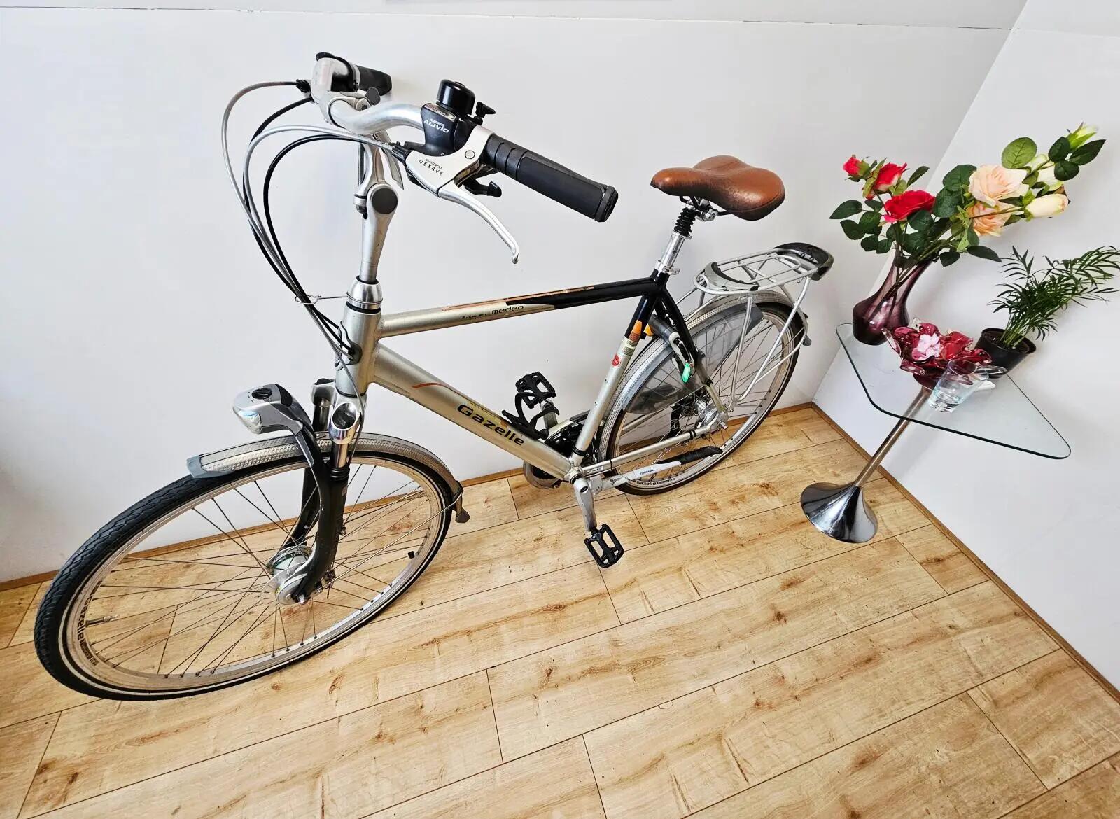 Second Life - Gereviseerd Gazelle trekking/hybride bike, metal/grijs 3/4