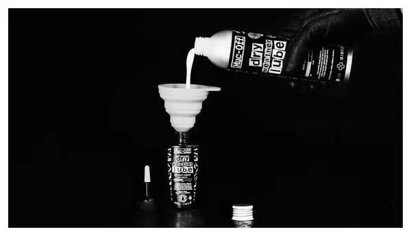 Muc-Off C3 DRY Ceramic Lube Refill Bottle 300ml 2/2