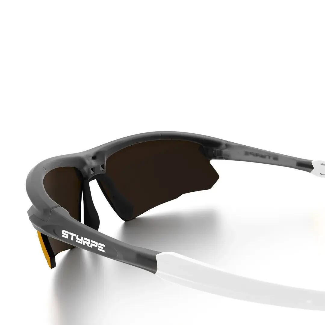 Gafas de sol running espejadas Styrpe 04 lente dorada montura gris cristal 6/7