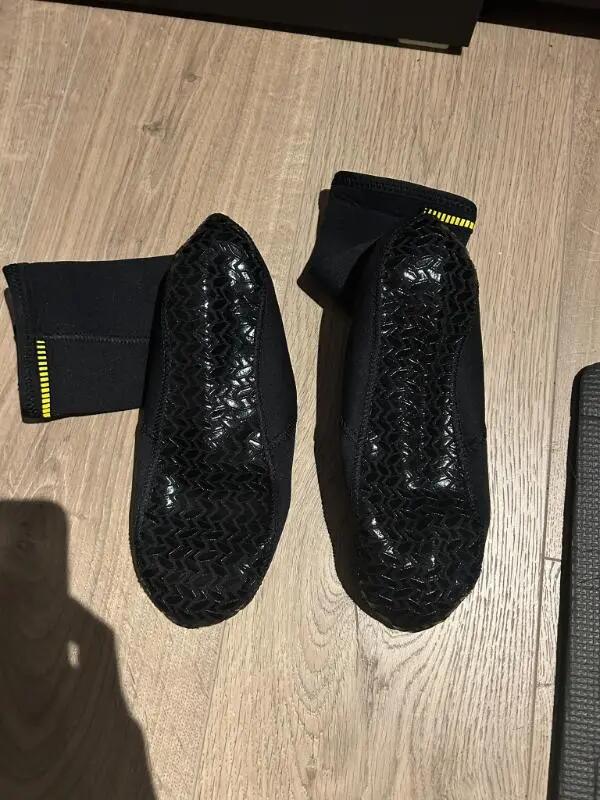 Tussen Particulieren - Duiklaarzen neopreen 3 mm zwart 4/5