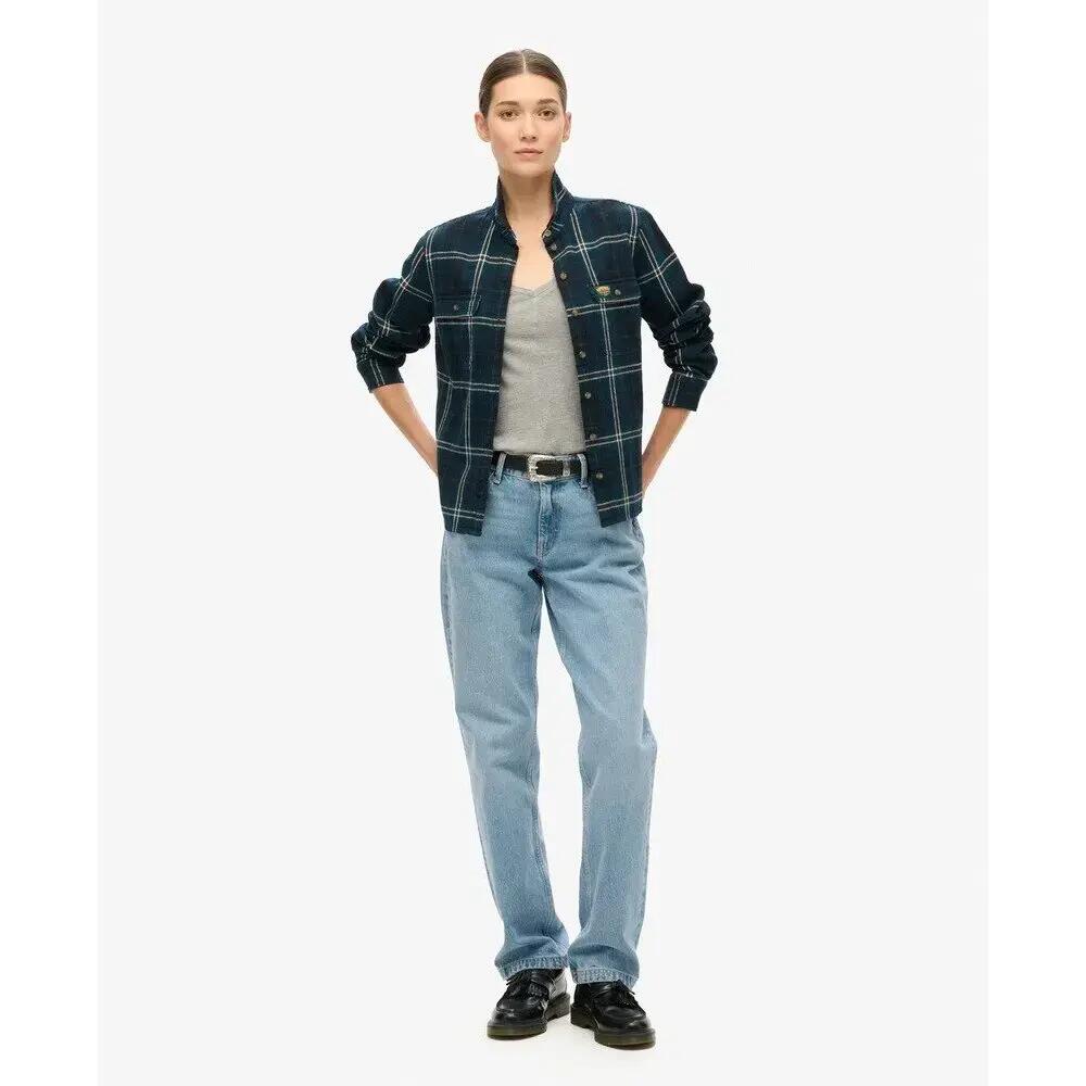 V-nyakú, hímzett feliratos női póló Superdry Studio 3/4