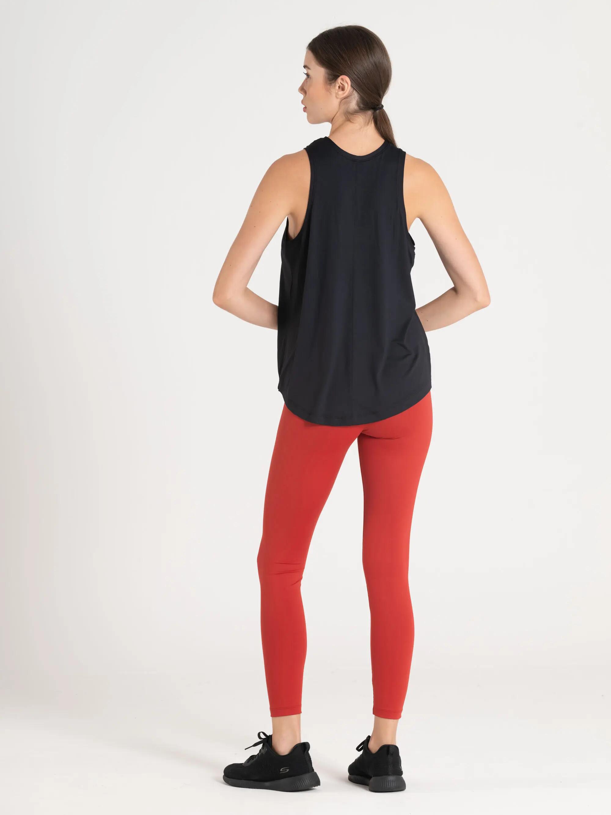 Camisola Sem Mangas Fitness Mulher Cava Ampla Beyond Preto 2/3