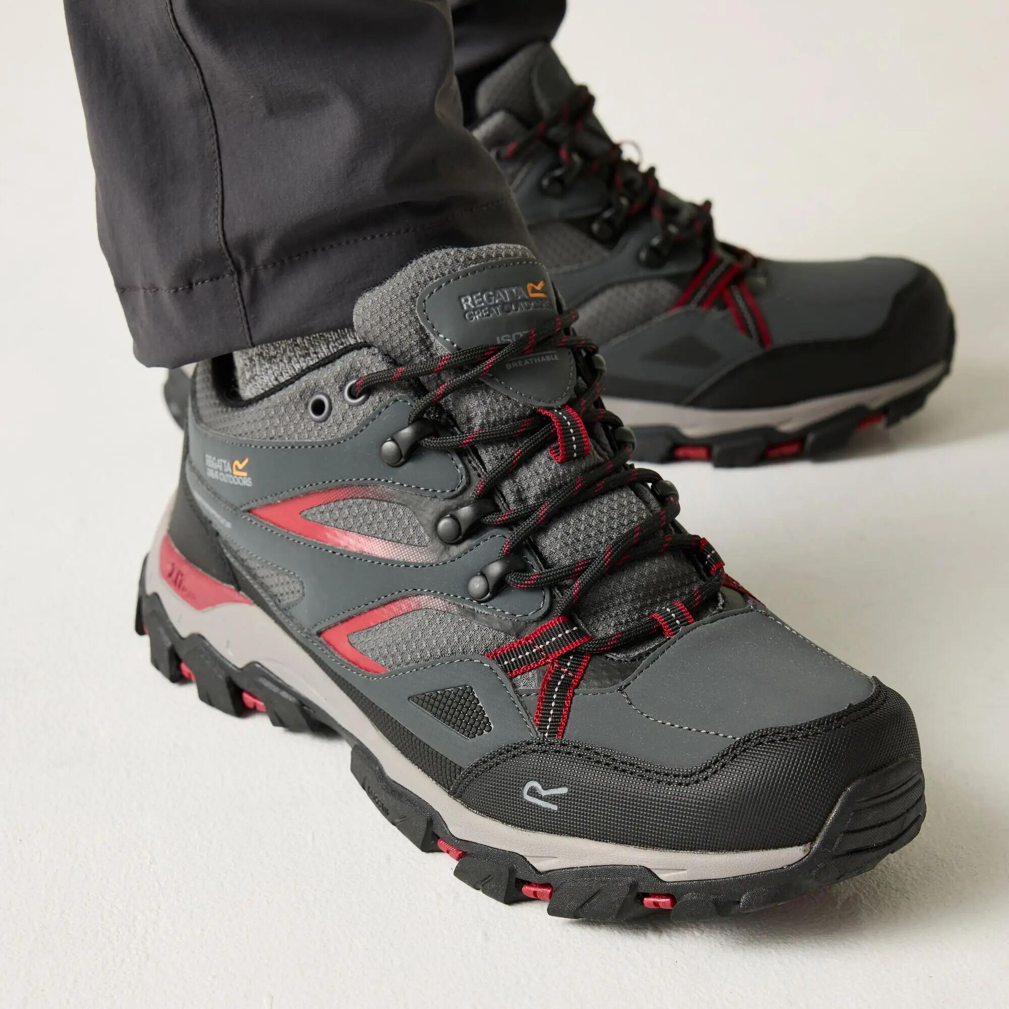 Mens Holcombe III Low Waterproof Walking Shoes 3/13