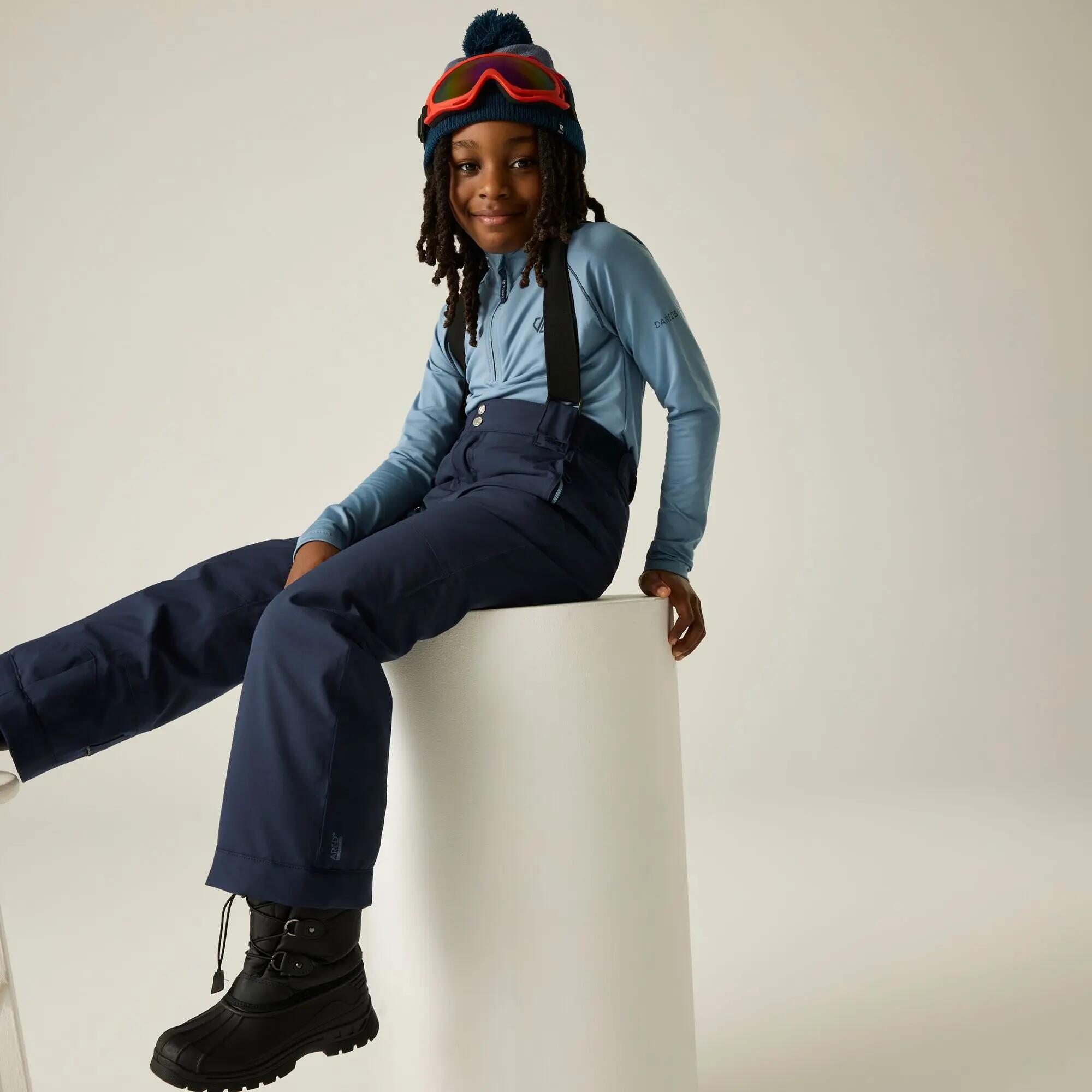 I bambini superano III i pantaloni da sci  6/10