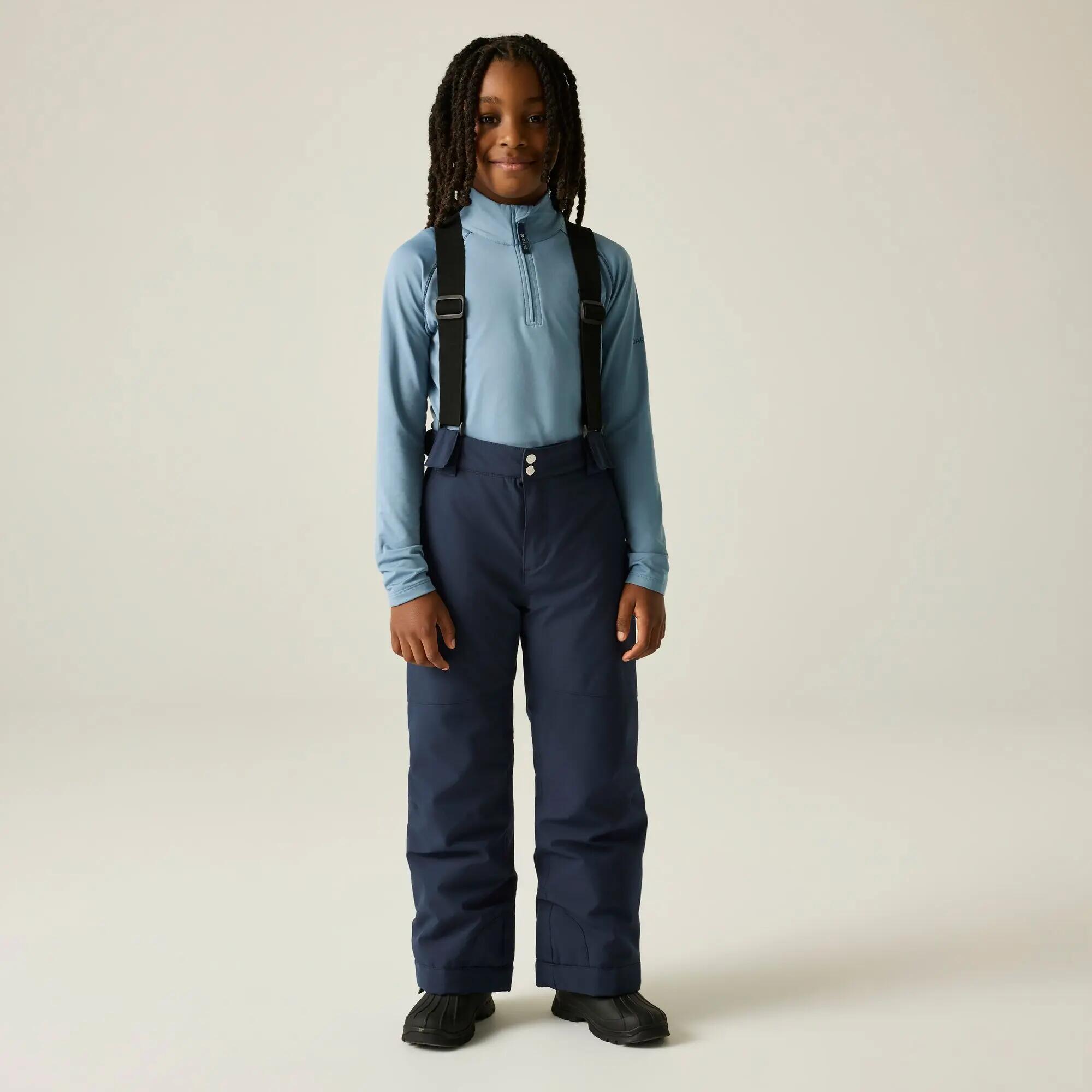 I bambini superano III i pantaloni da sci  3/10