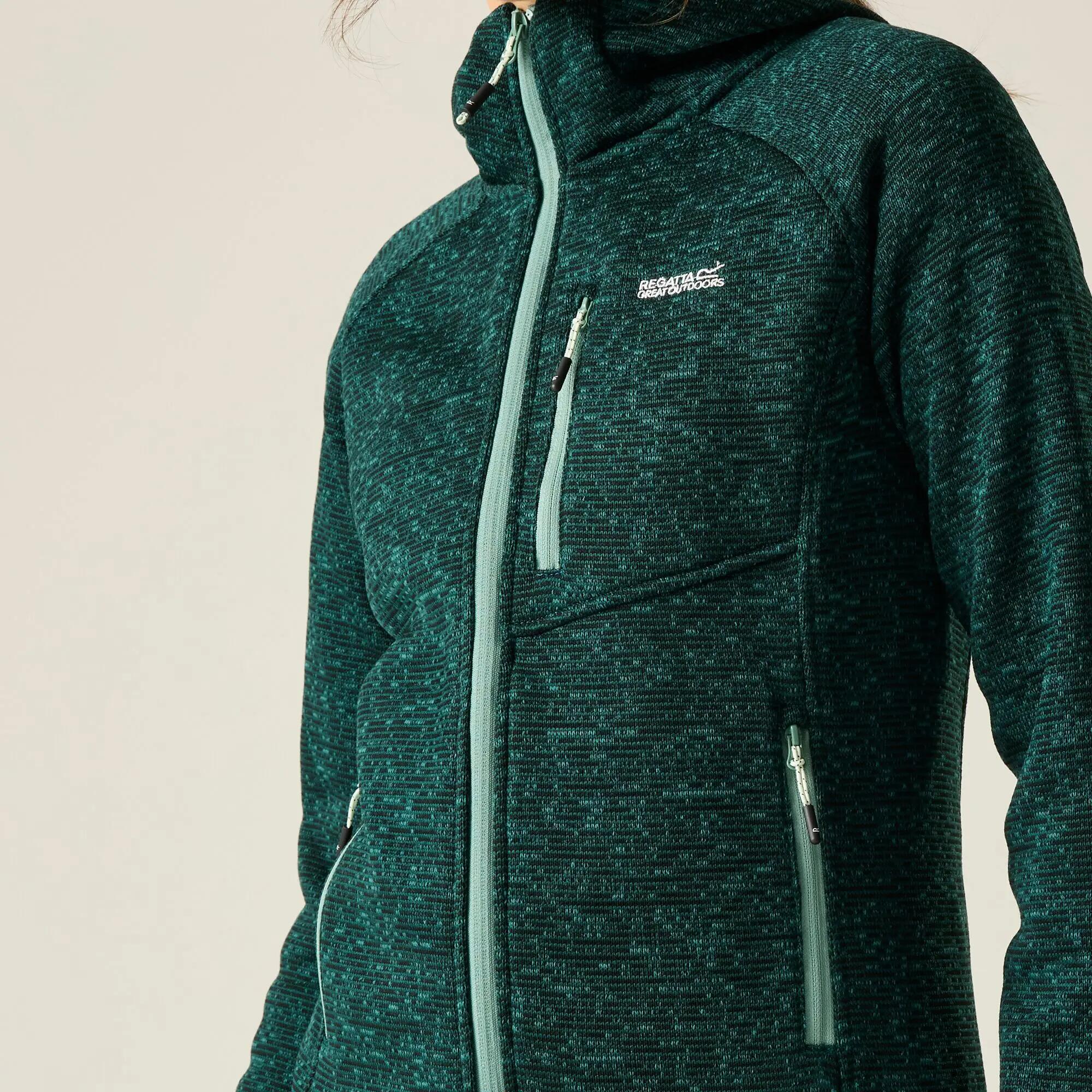 Felpa leggera con cappuccio e zip completa da donna Newhill 6/9