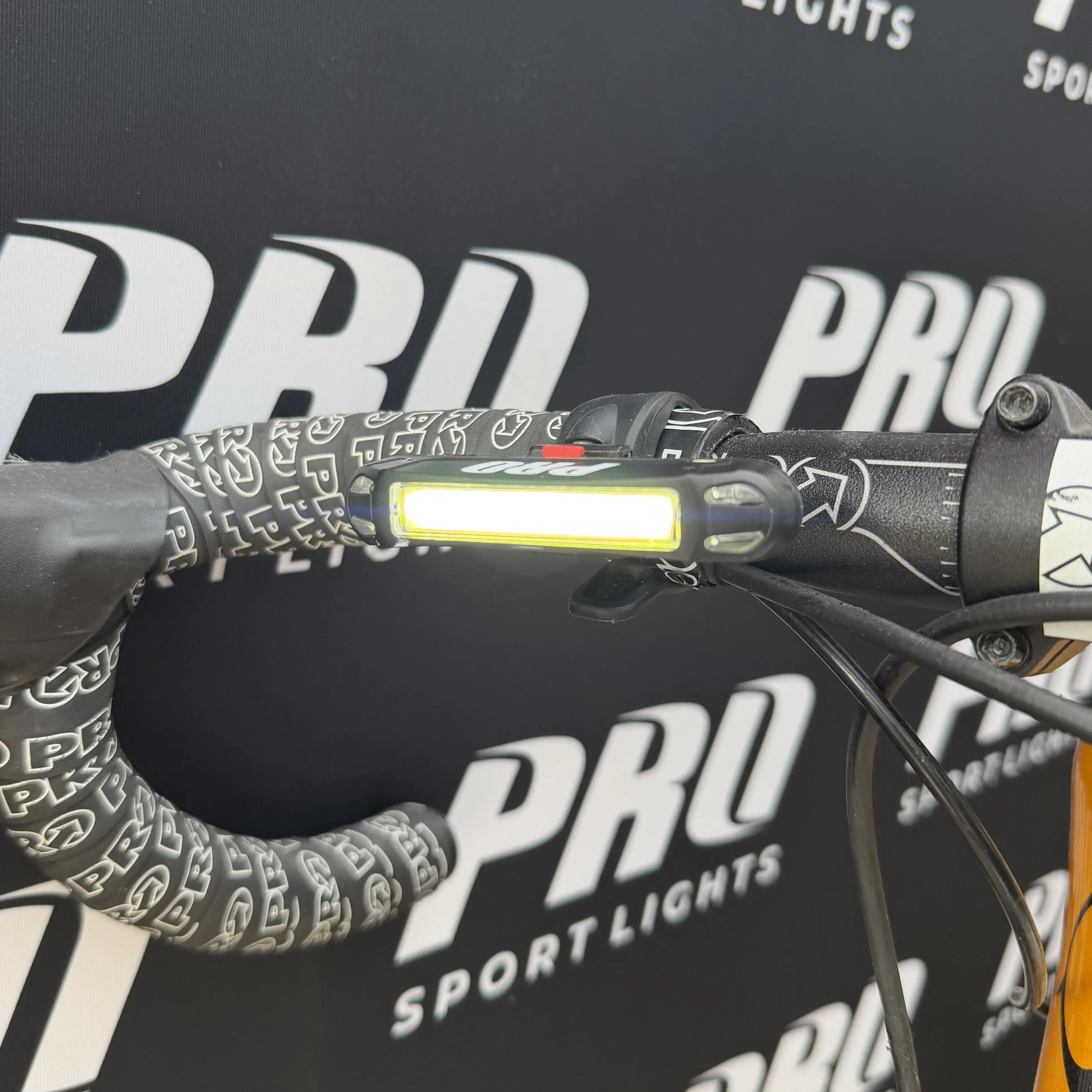 Éclairage de vélo phare avant LED 100 lumens rechargeable par USB 5/7