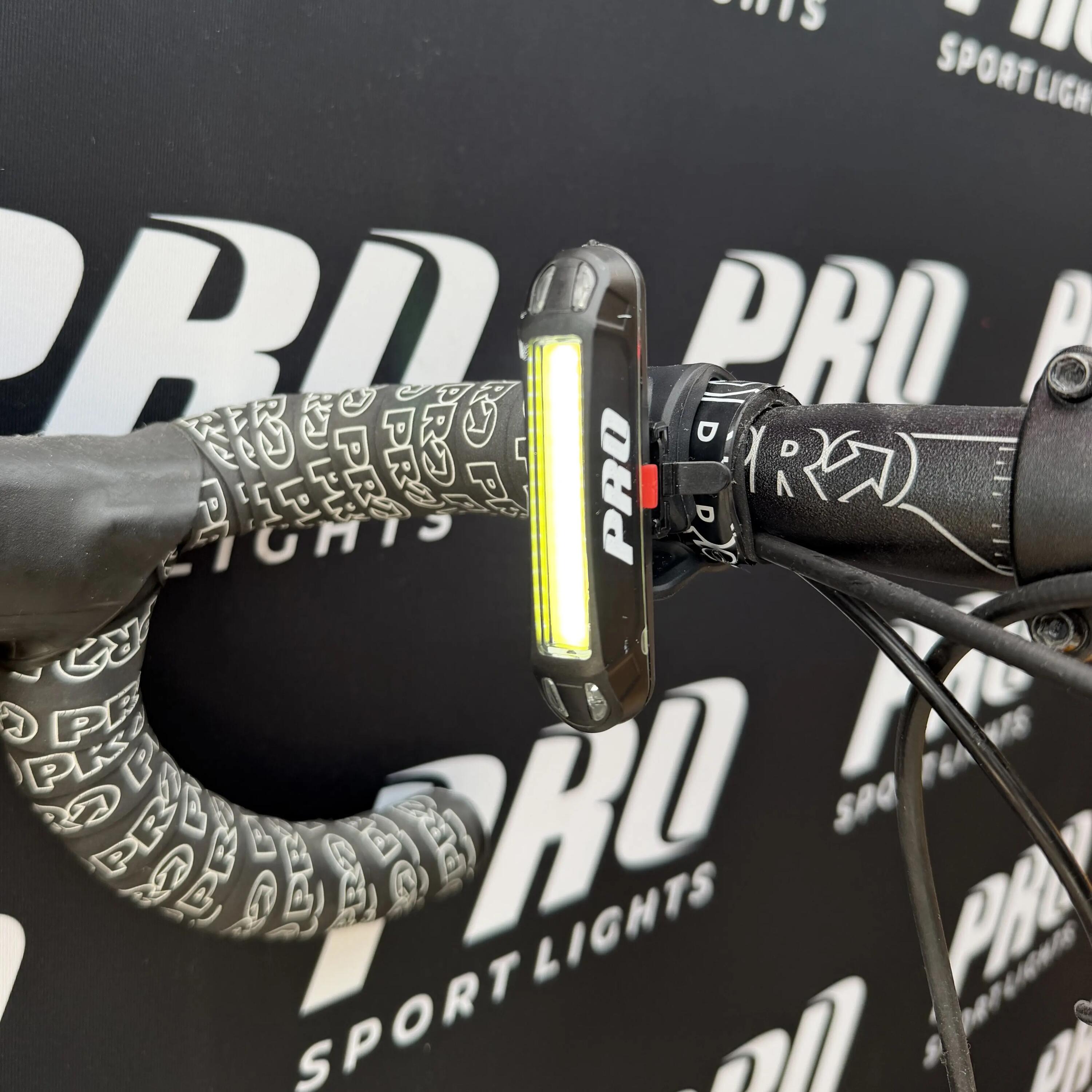 Éclairage de vélo phare avant LED 100 lumens rechargeable par USB 3/7