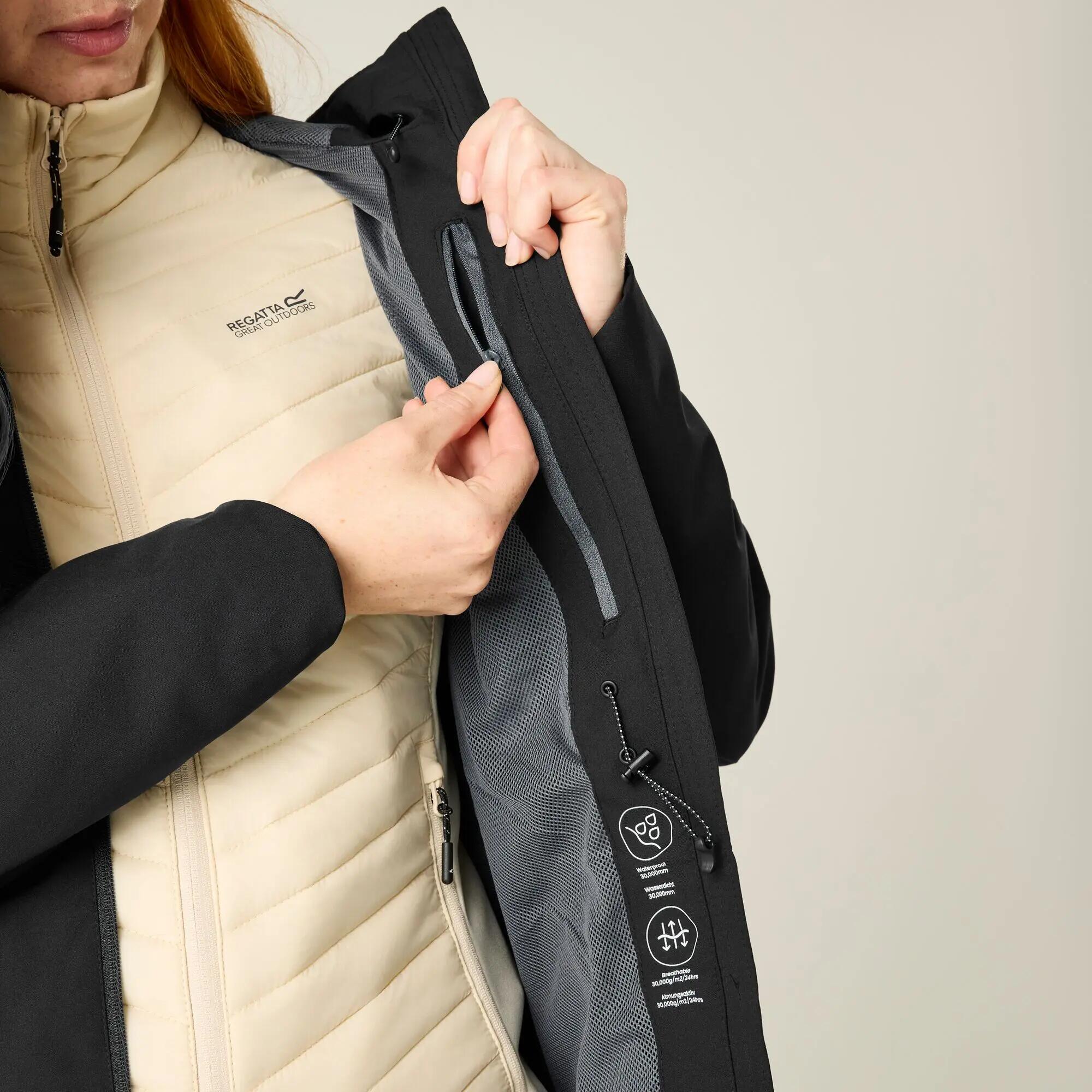 Chaqueta impermeable con capucha Natalina para mujer 15/15