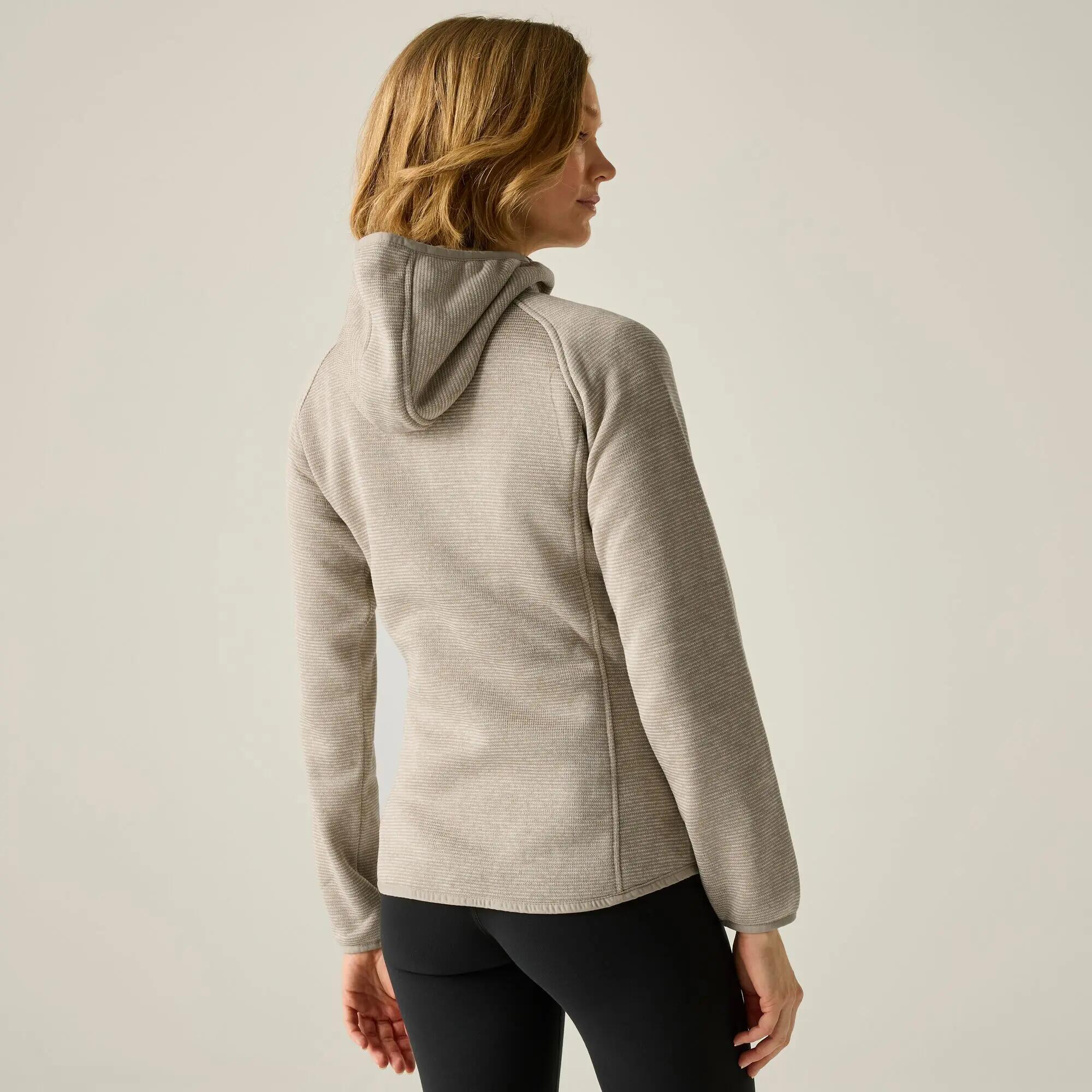 Forro polar ligero con capucha y cremallera Newhill para mujer 6/15
