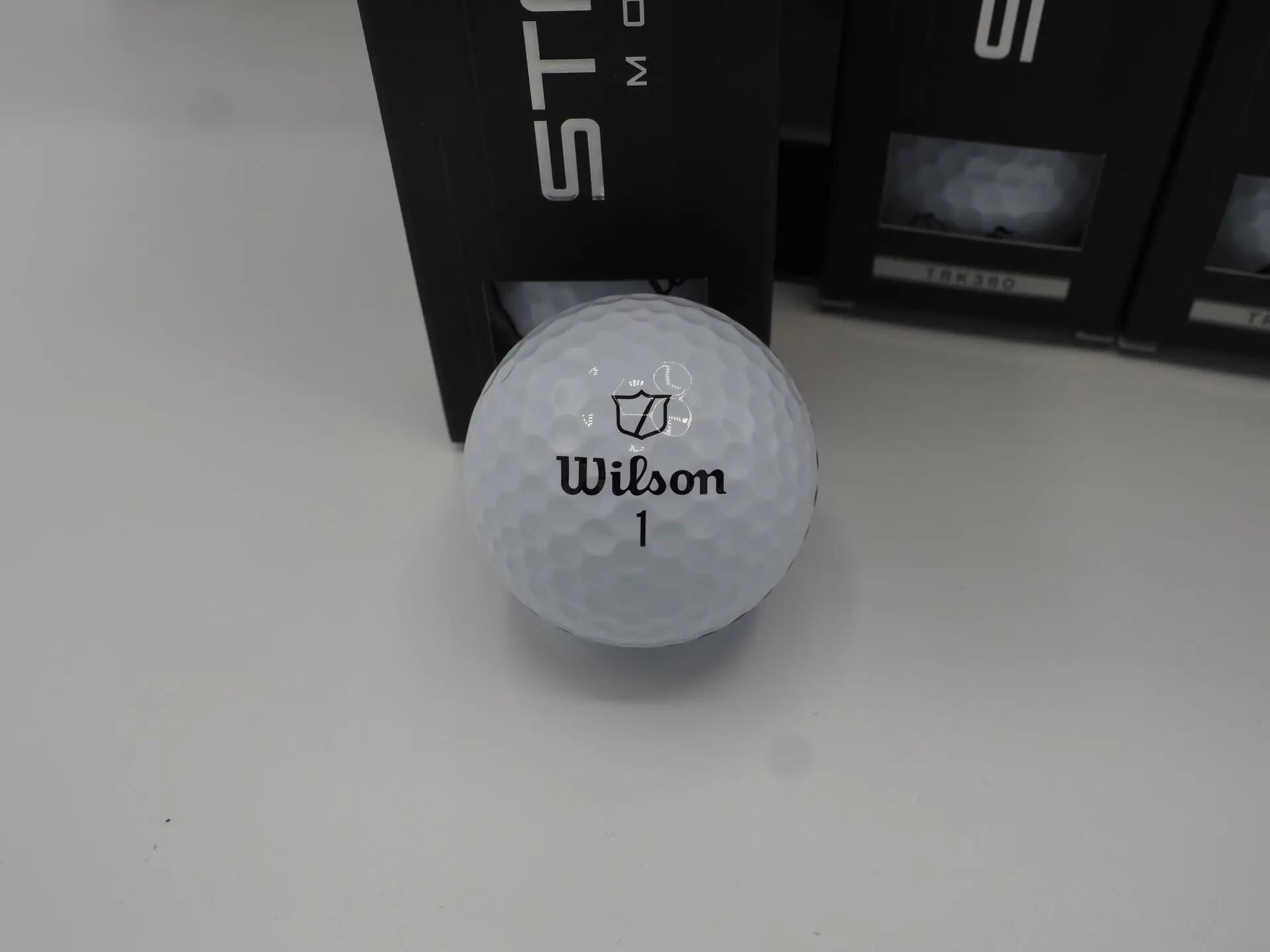 Balles de golf blanches Wilson Staff Model TRK360 6/8