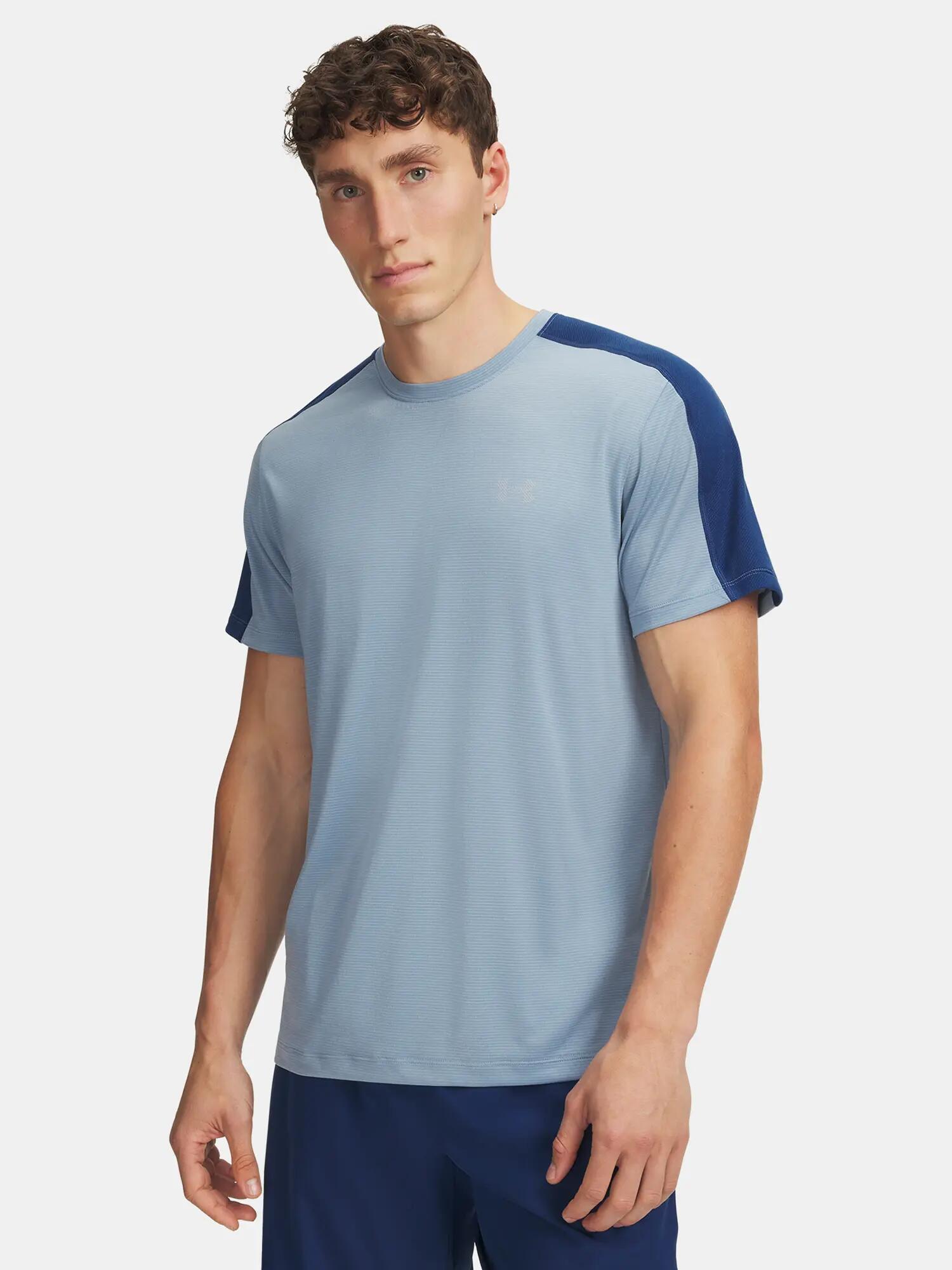 UNDER ARMOUR picture
