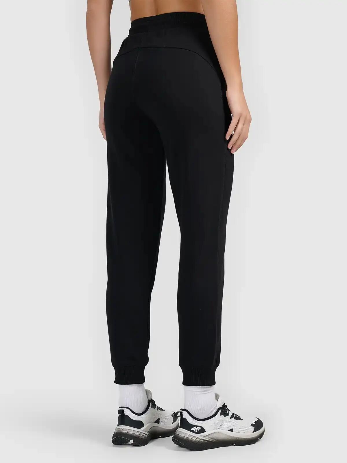 4F CAS Damenhose 2/3