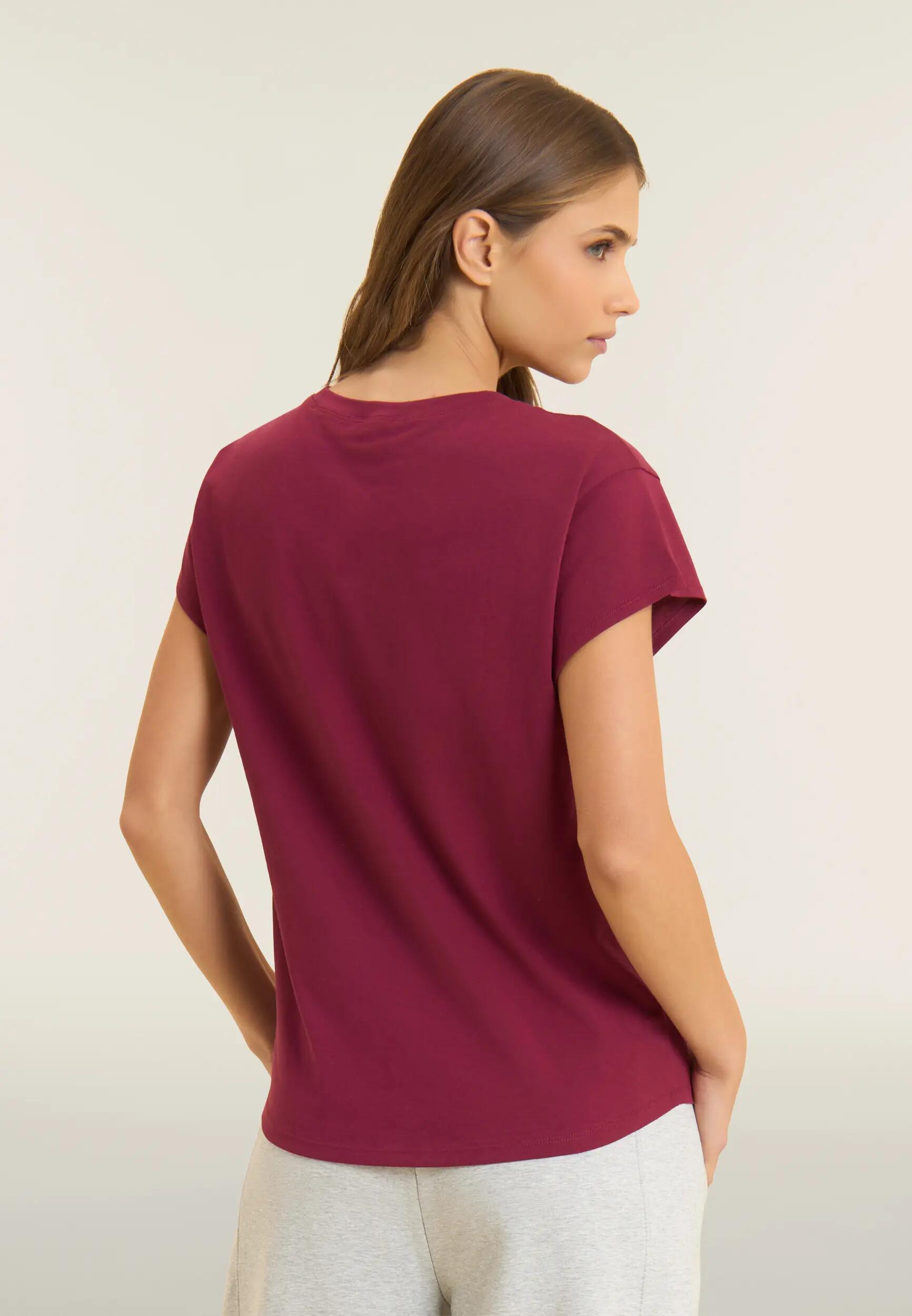 T-shirt donna regular fit con manica ad aletta 3/6