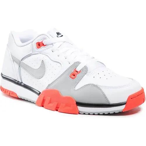 NIKE picture