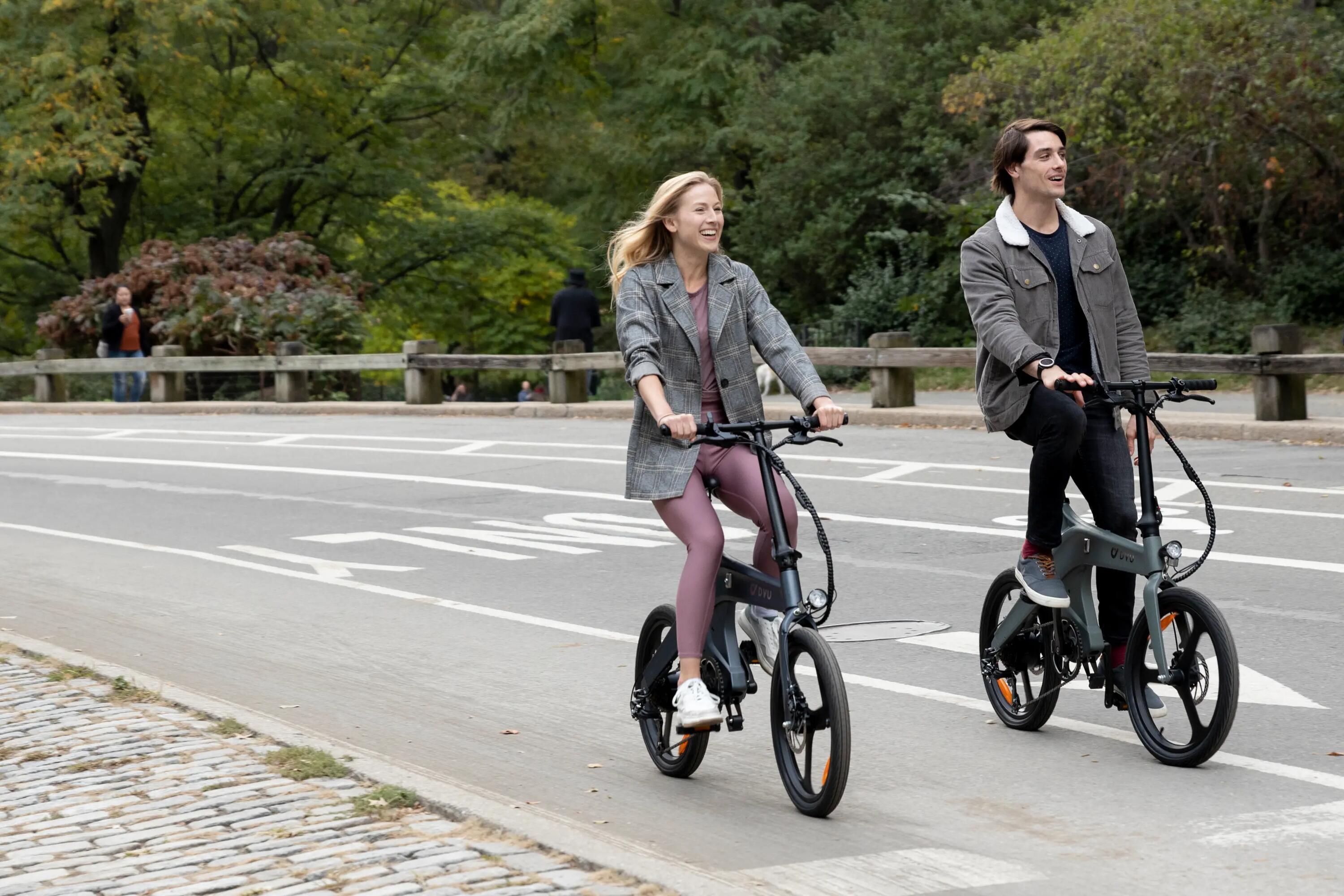Bicicleta eléctrica plegable urbana DYU T1 motor 250W 15/15