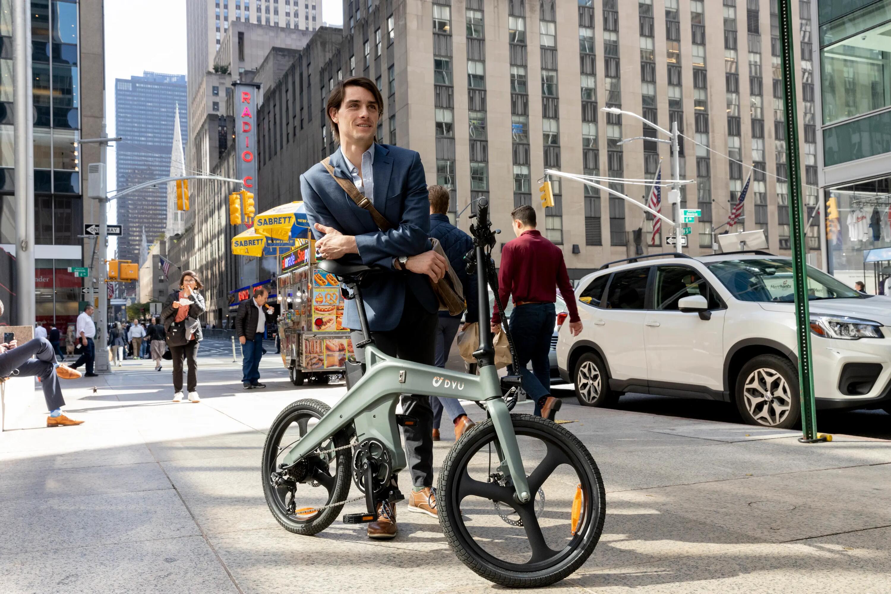 Bicicleta eléctrica plegable urbana DYU T1 motor 250W 14/15