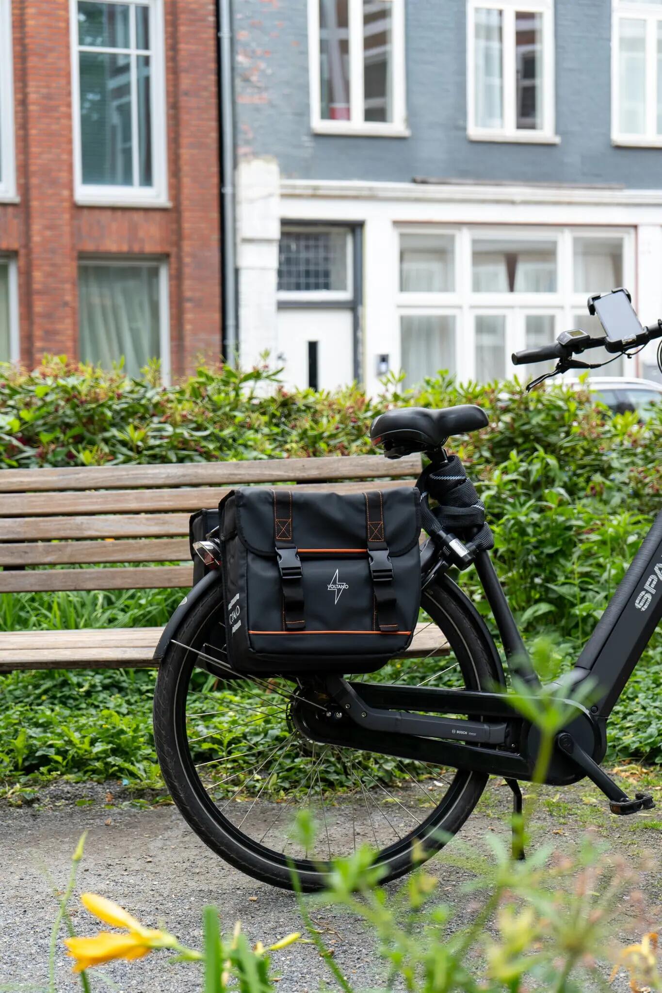 Voltano Enkele Fietstas Afgeschuind Rechts - Zwart - 22 Liter 2/7