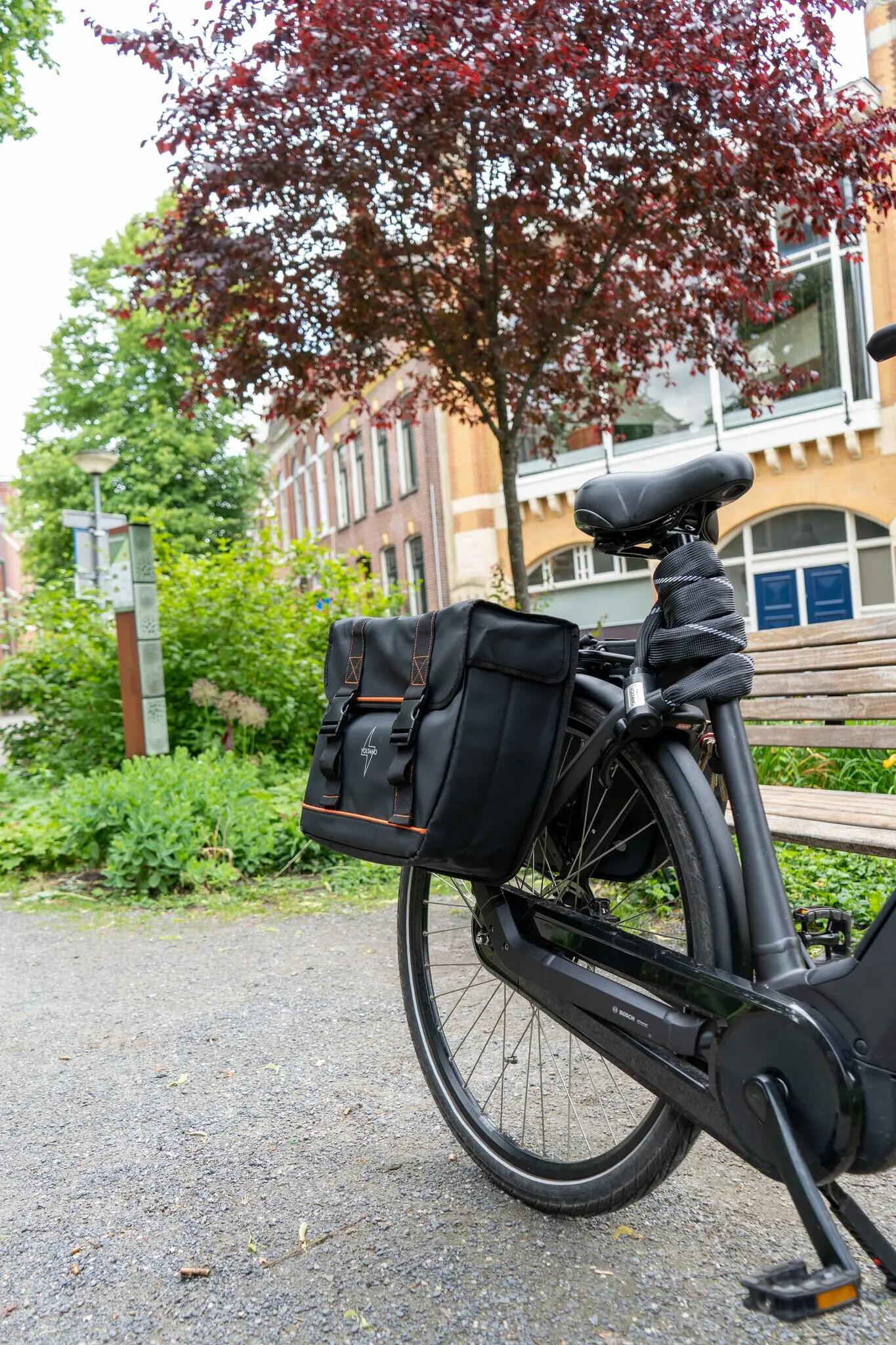 Voltano Enkele Fietstas Afgeschuind Links - Zwart - 22 Liter 2/7