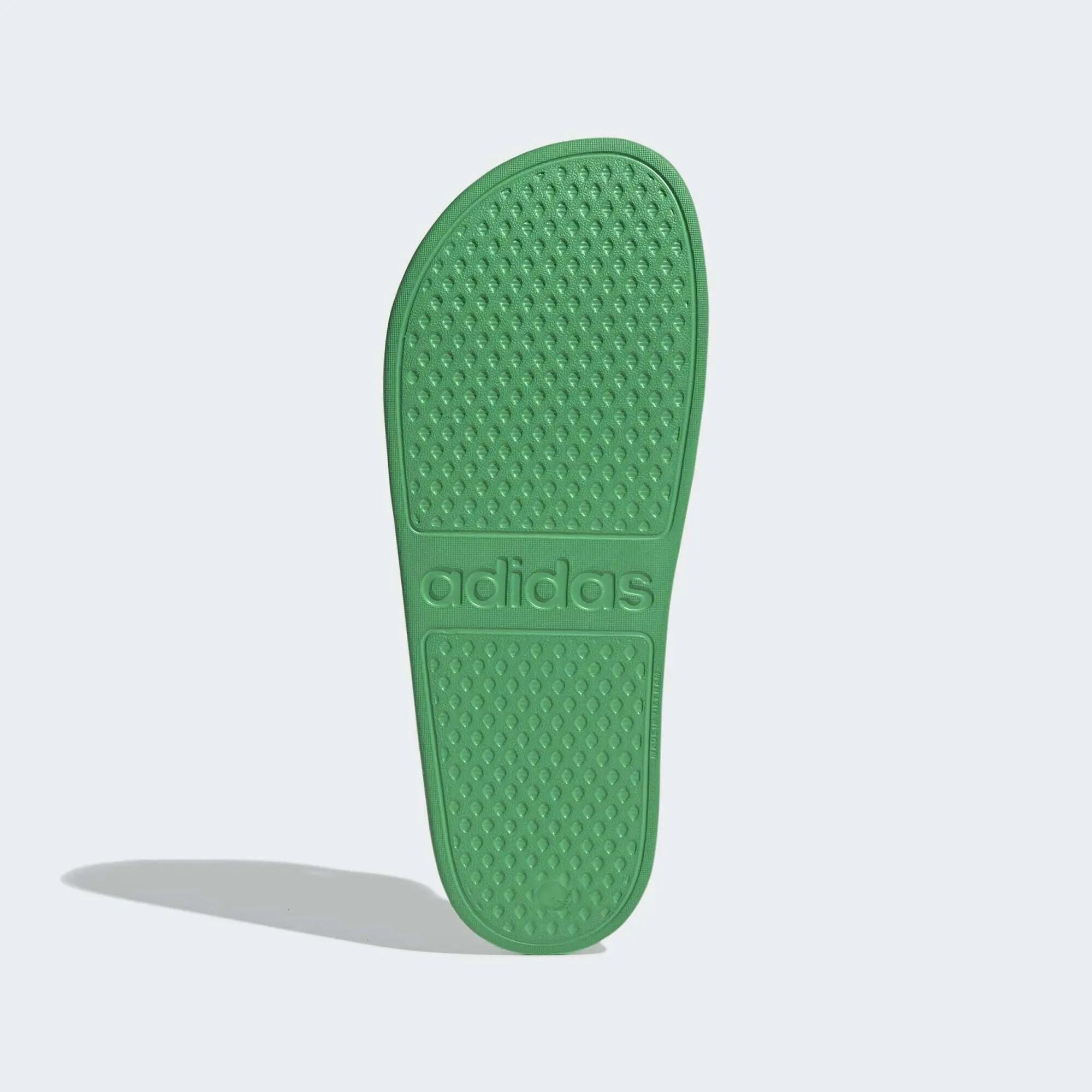 Adilette Aqua Slides 4/9