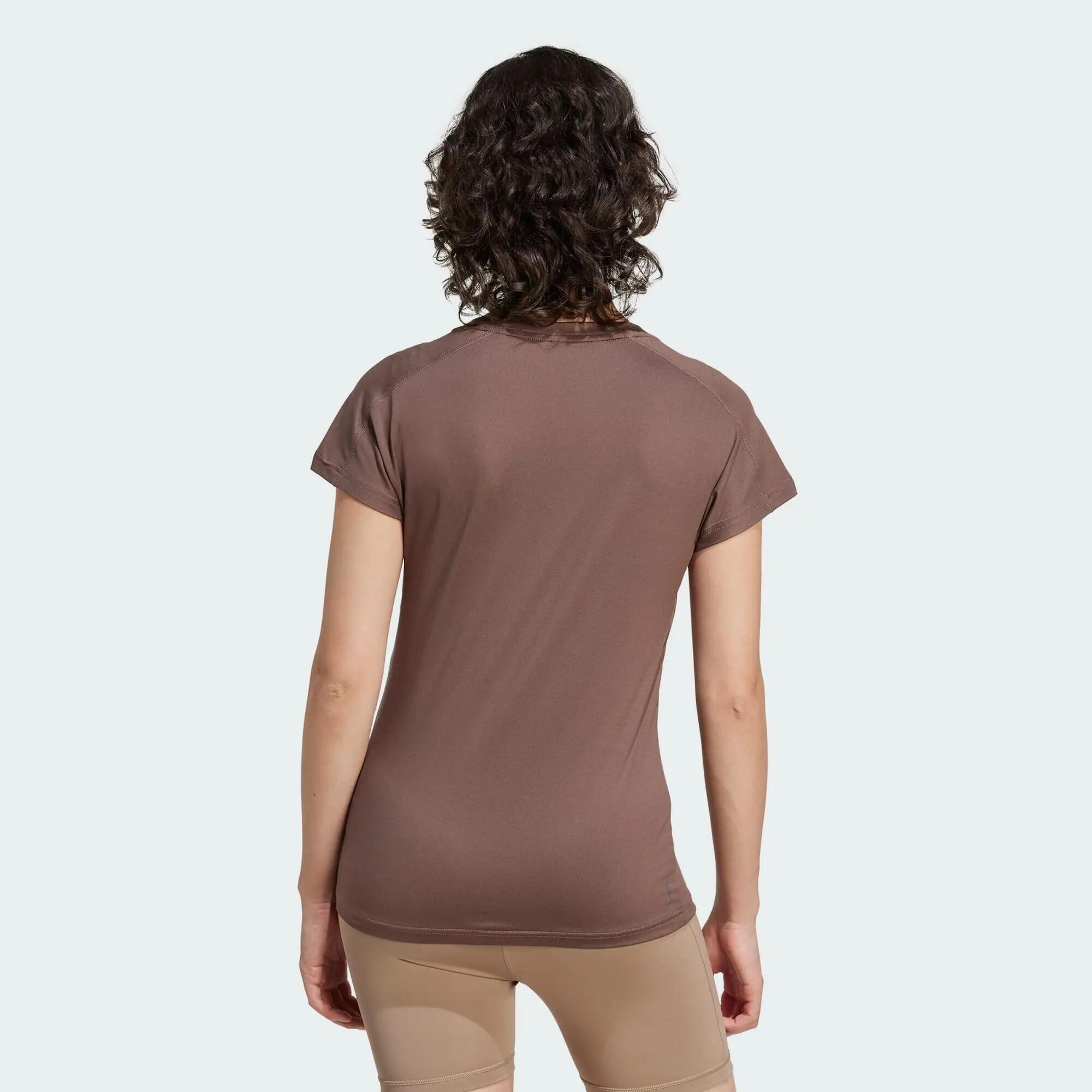 Tričko AEROREADY Train Essentials Minimal Branding V-Neck 3/5
