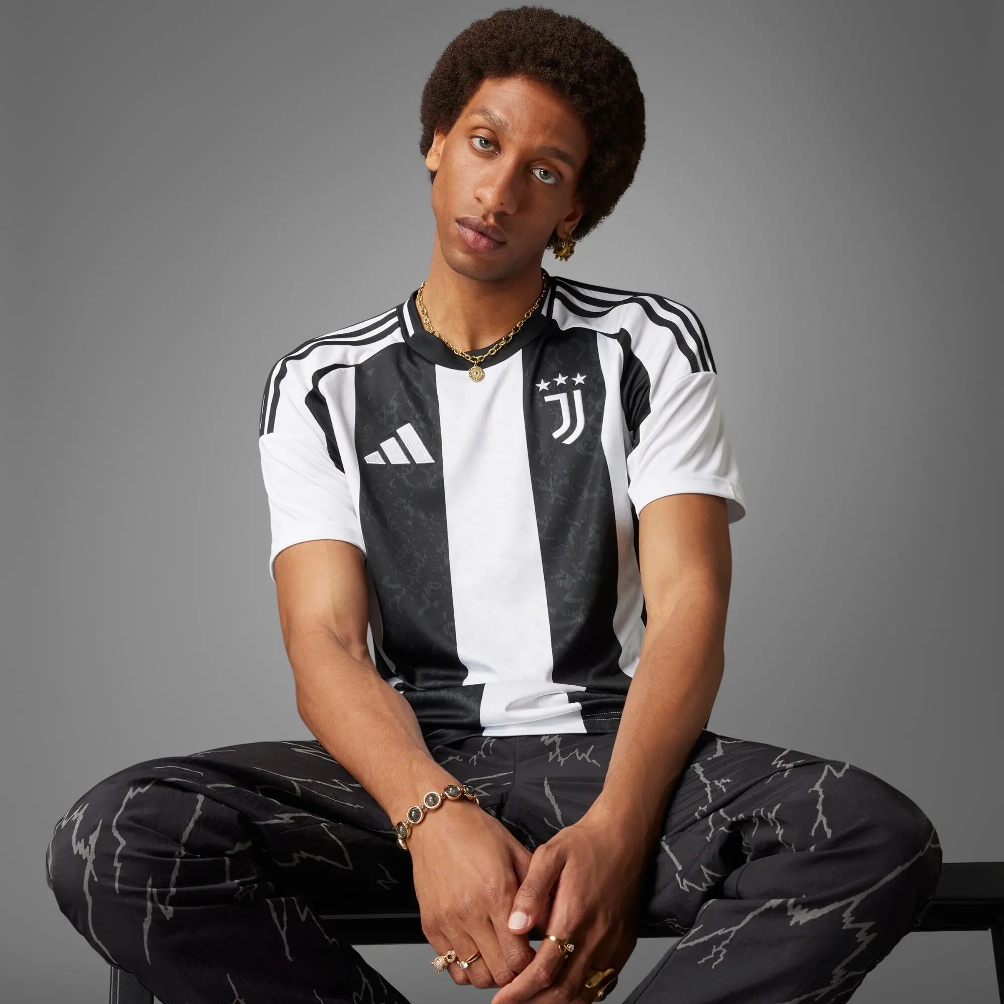 Juventus 24/25 Thuisshirt 9/11