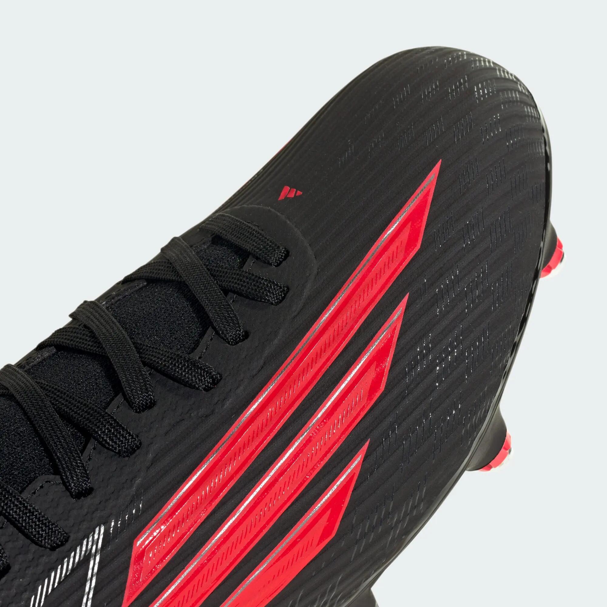 Bota de fútbol de media caña F50 LEAGUE para césped natural húmedo 6/8