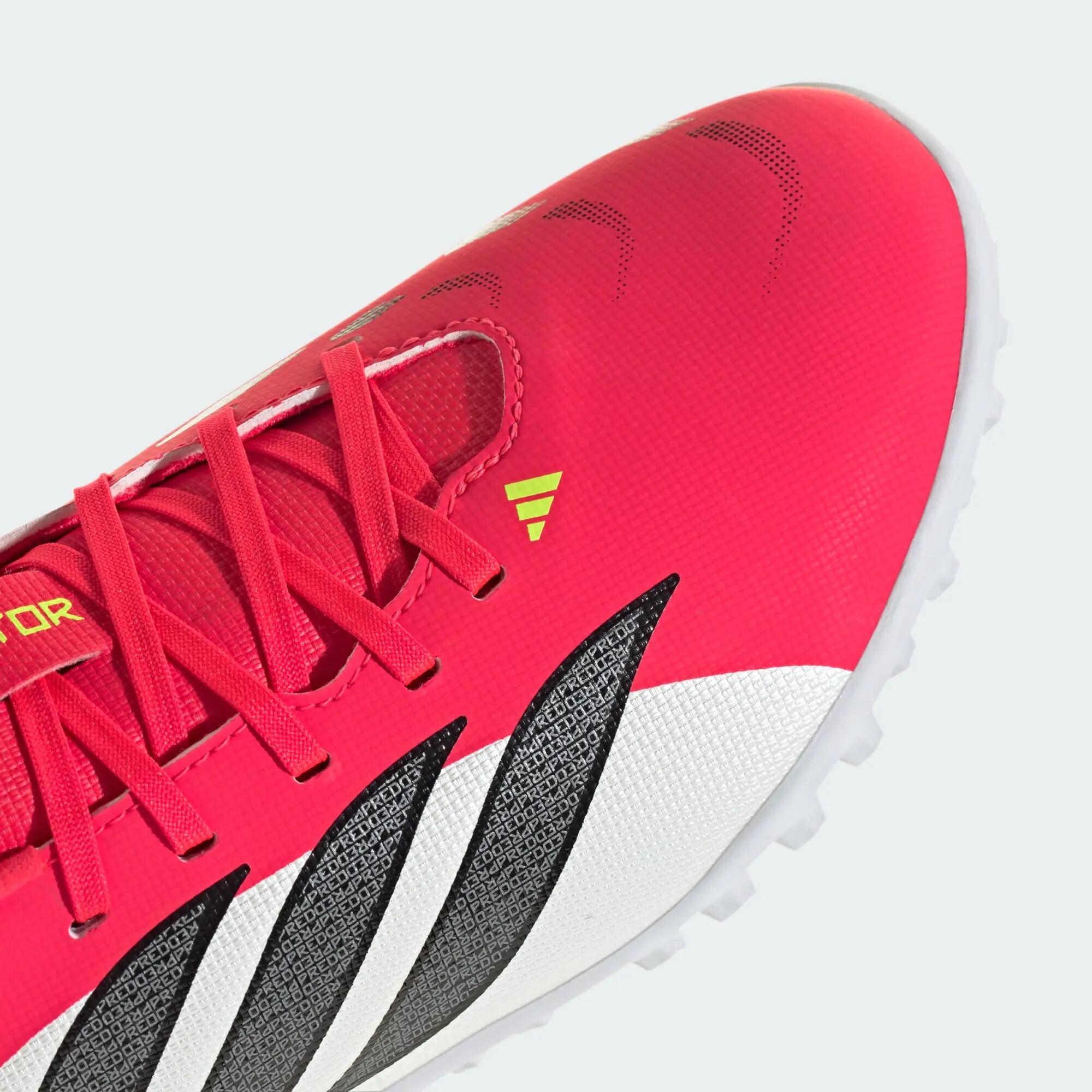 Dziecięce buty piłkarskie Predator Club na sztuczną murawę 6/8