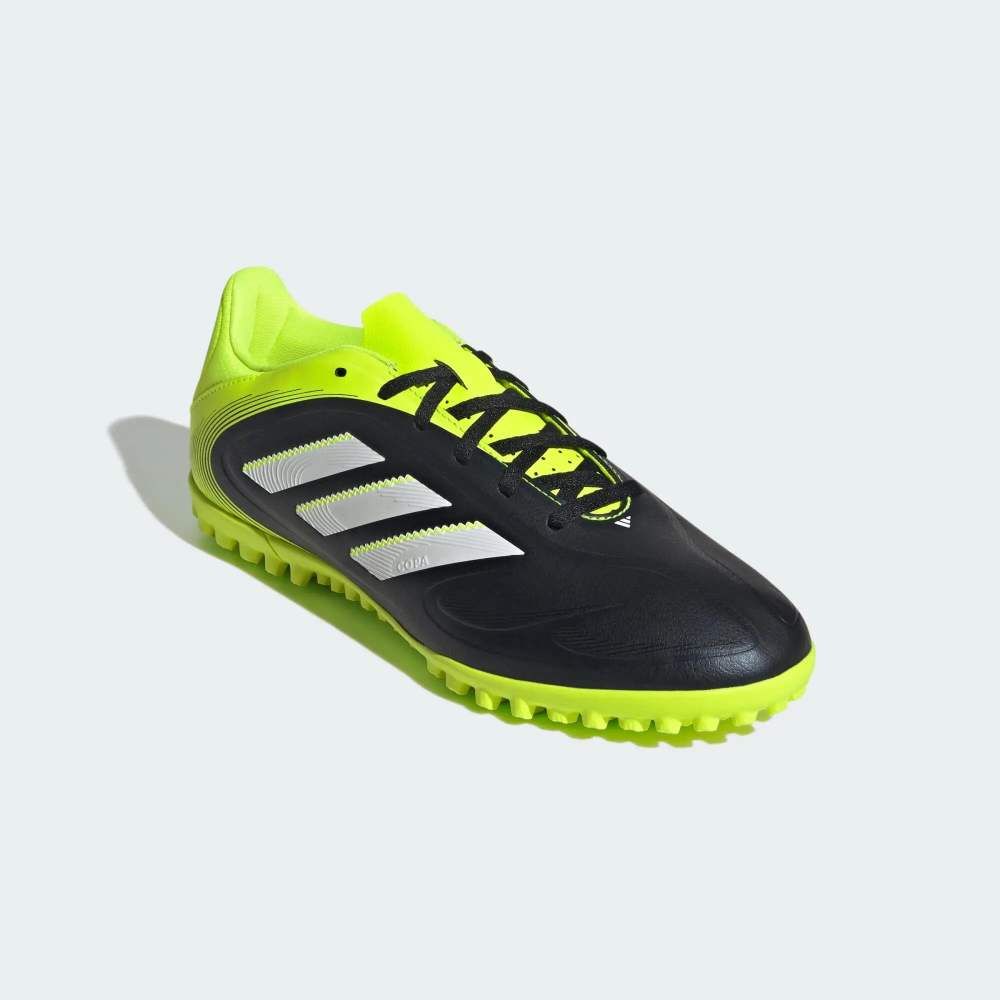 Zapatilla Copa Pure 3 Club moqueta 4/8