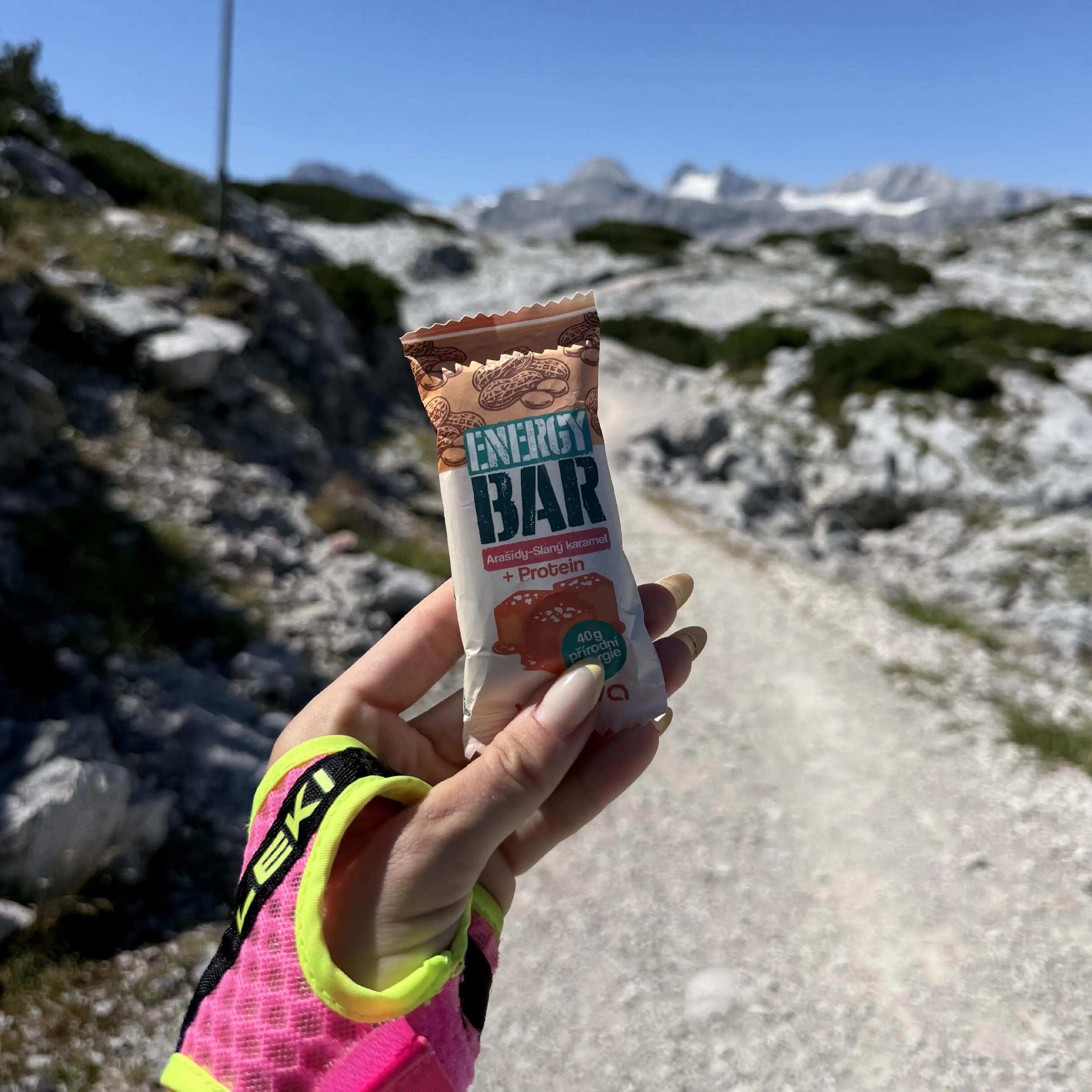 Proteinová tyčinka arašídy a slaný karamel 4/5