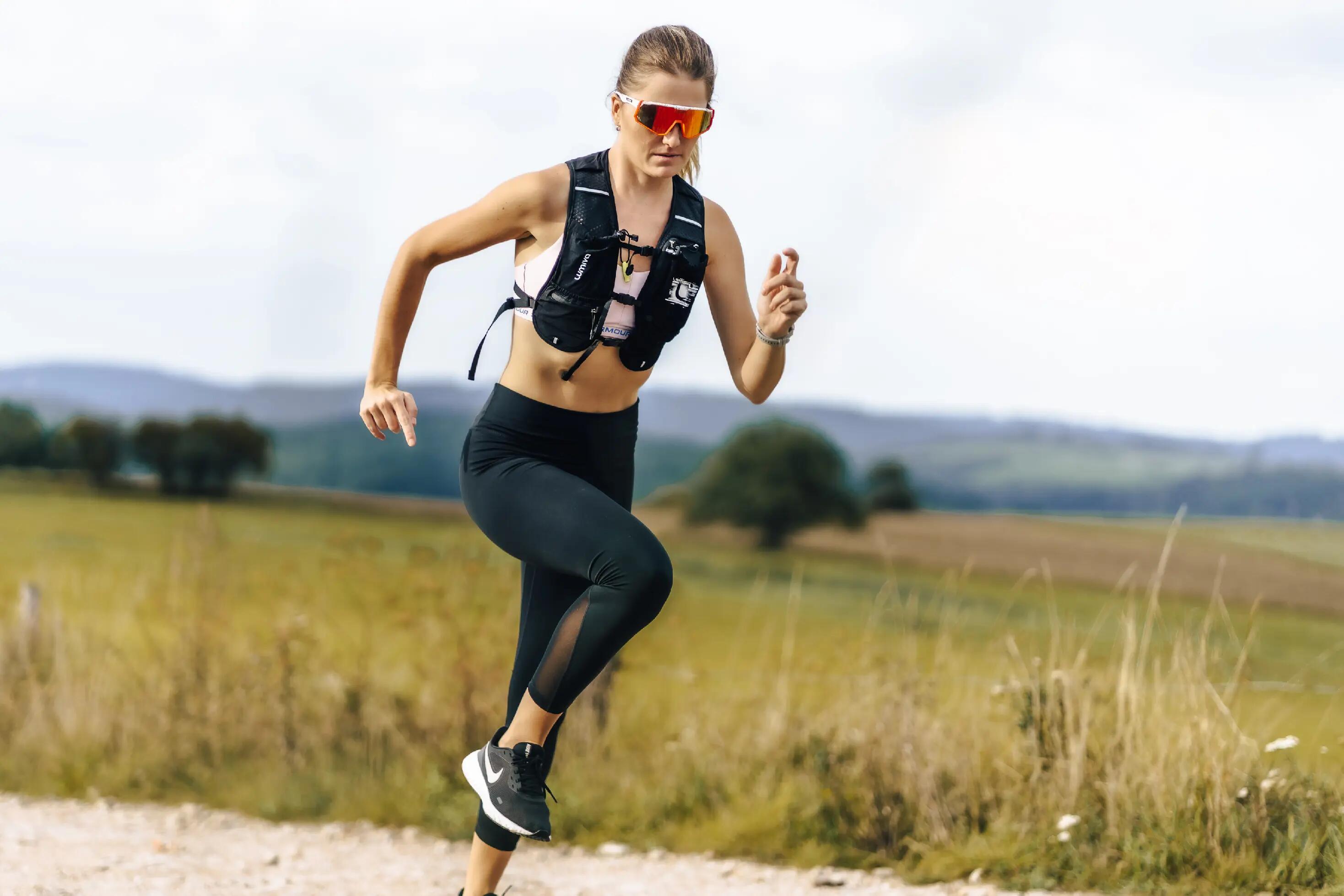 Běžecká vesta Ultra Trail 6 l s nastavitelnými popruhy 8/10