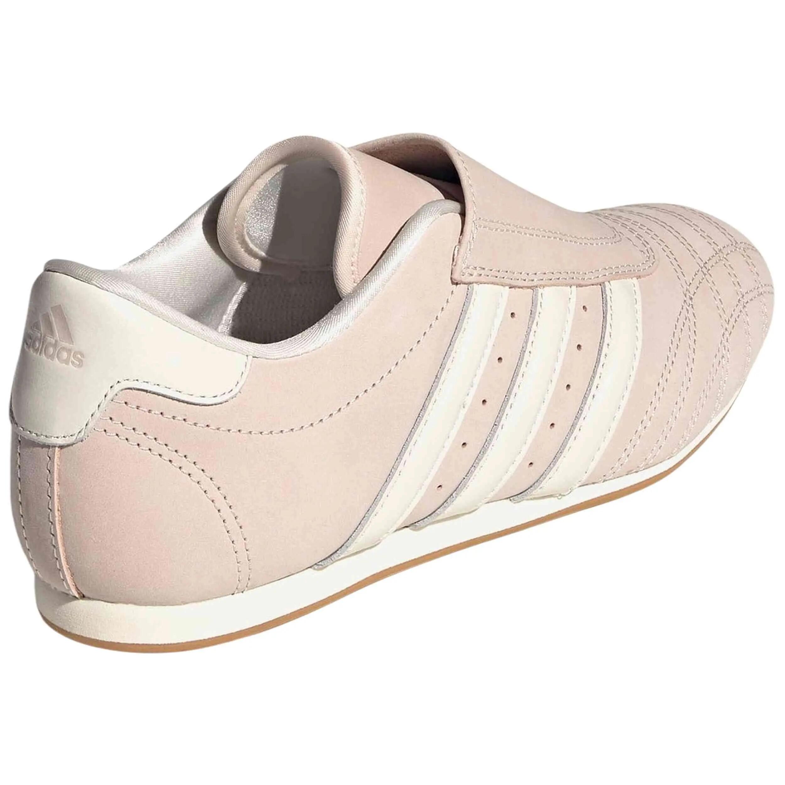 Baskets Adidas modèle Taekwondo "Wonder Quartz, Off White & Gum" pour femmes 3/5