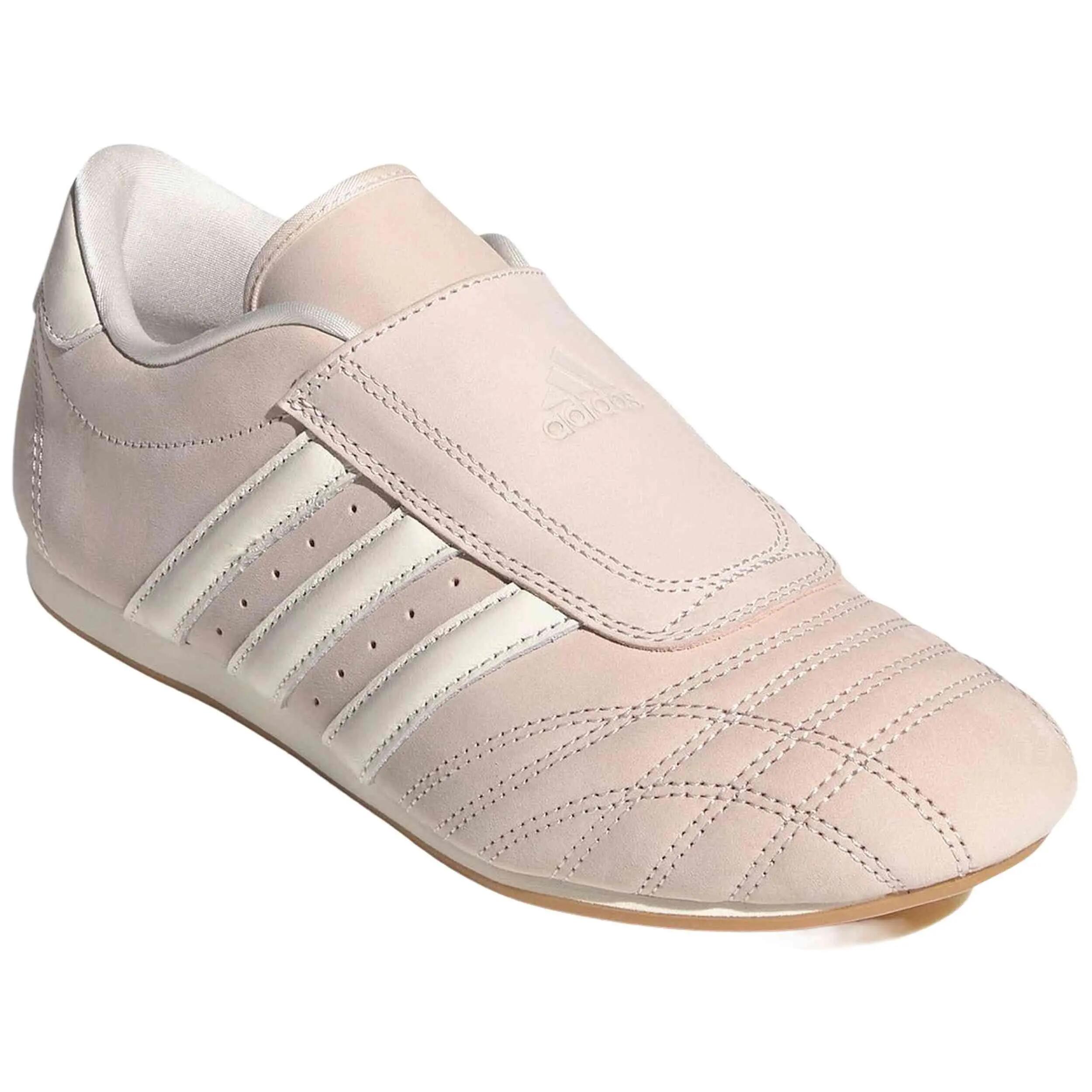 Baskets Adidas modèle Taekwondo "Wonder Quartz, Off White & Gum" pour femmes 2/5