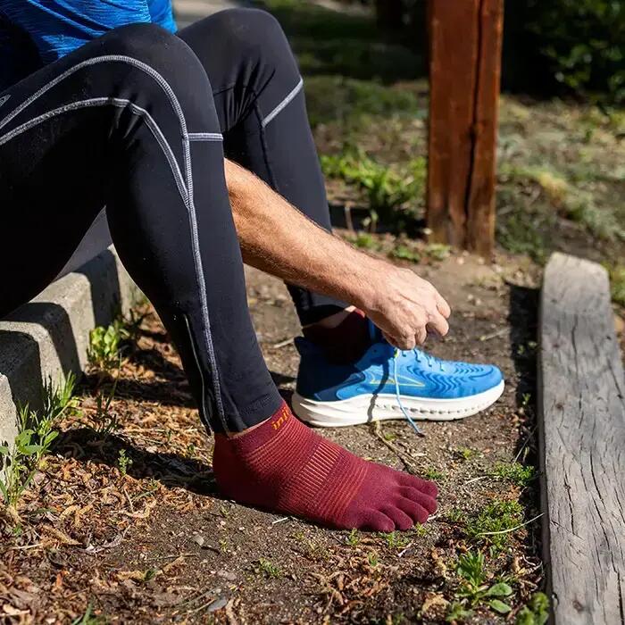 Krátké běžecké ponožky Injinji Lightweight No-Show 5/5