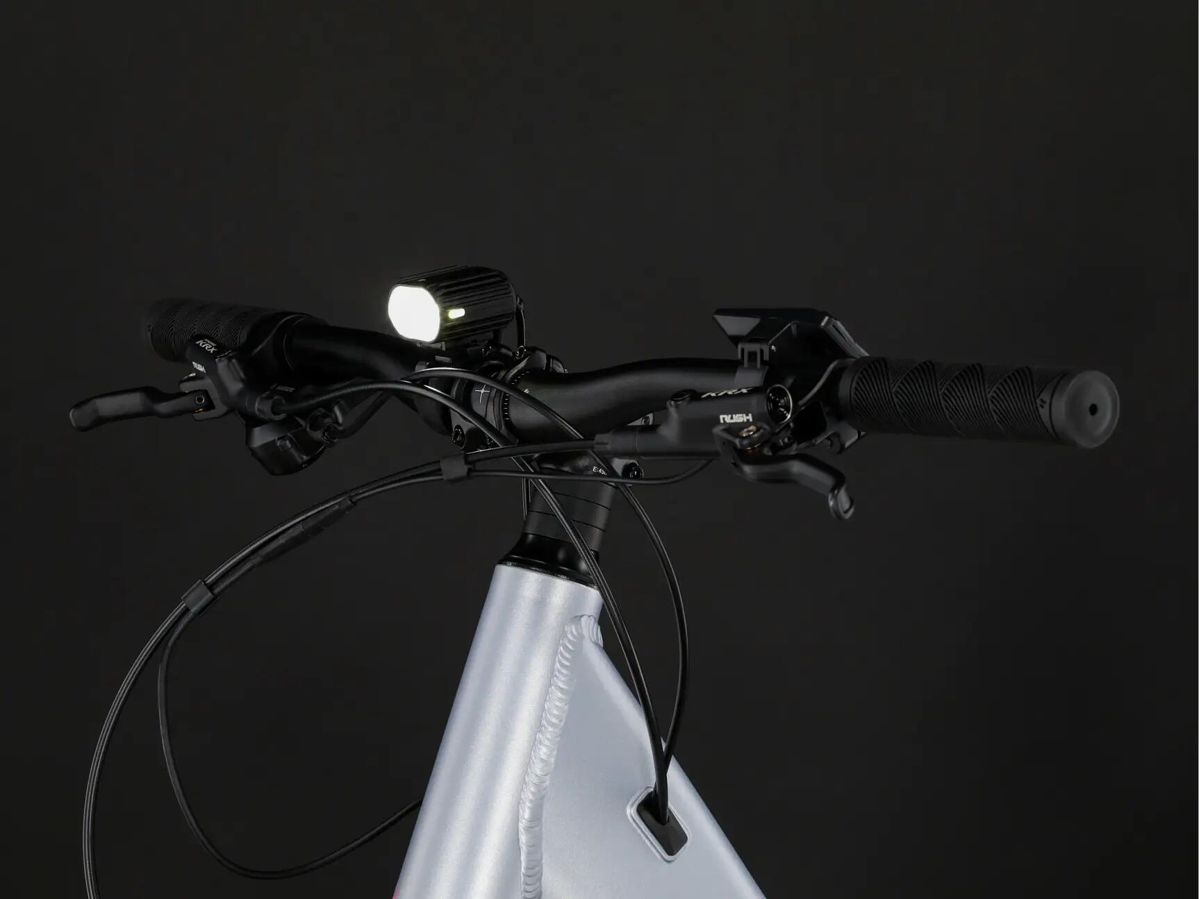 Lampka rowerowa przednia STELLAR 1600 lm 6/7