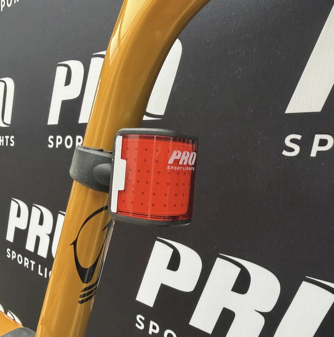 Luce posteriore per bicicletta a LED da 125 lumen 230° 9/10