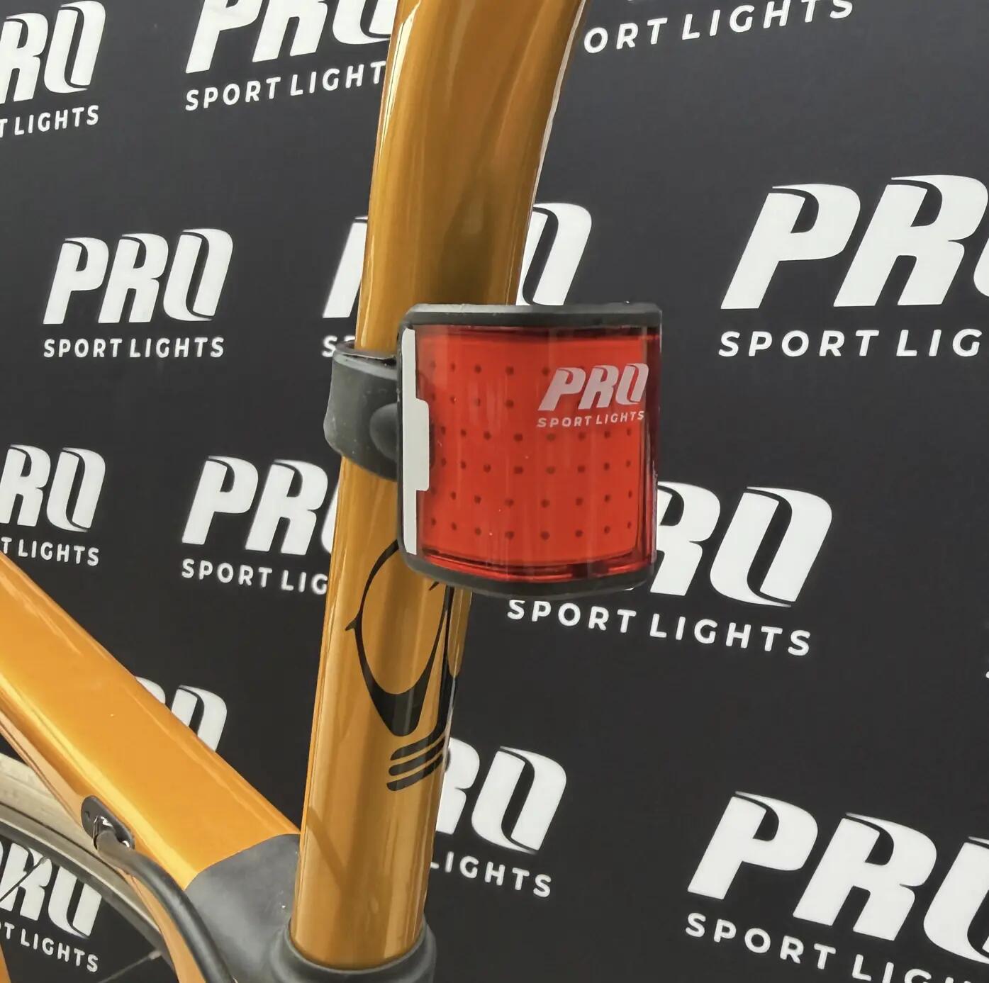 Luce posteriore per bicicletta a LED da 125 lumen 230° 8/10