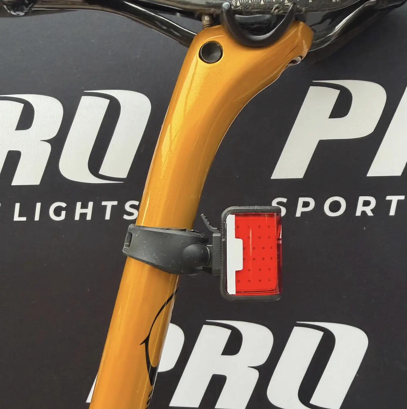 Luce posteriore per bicicletta a LED da 125 lumen 230° 4/10
