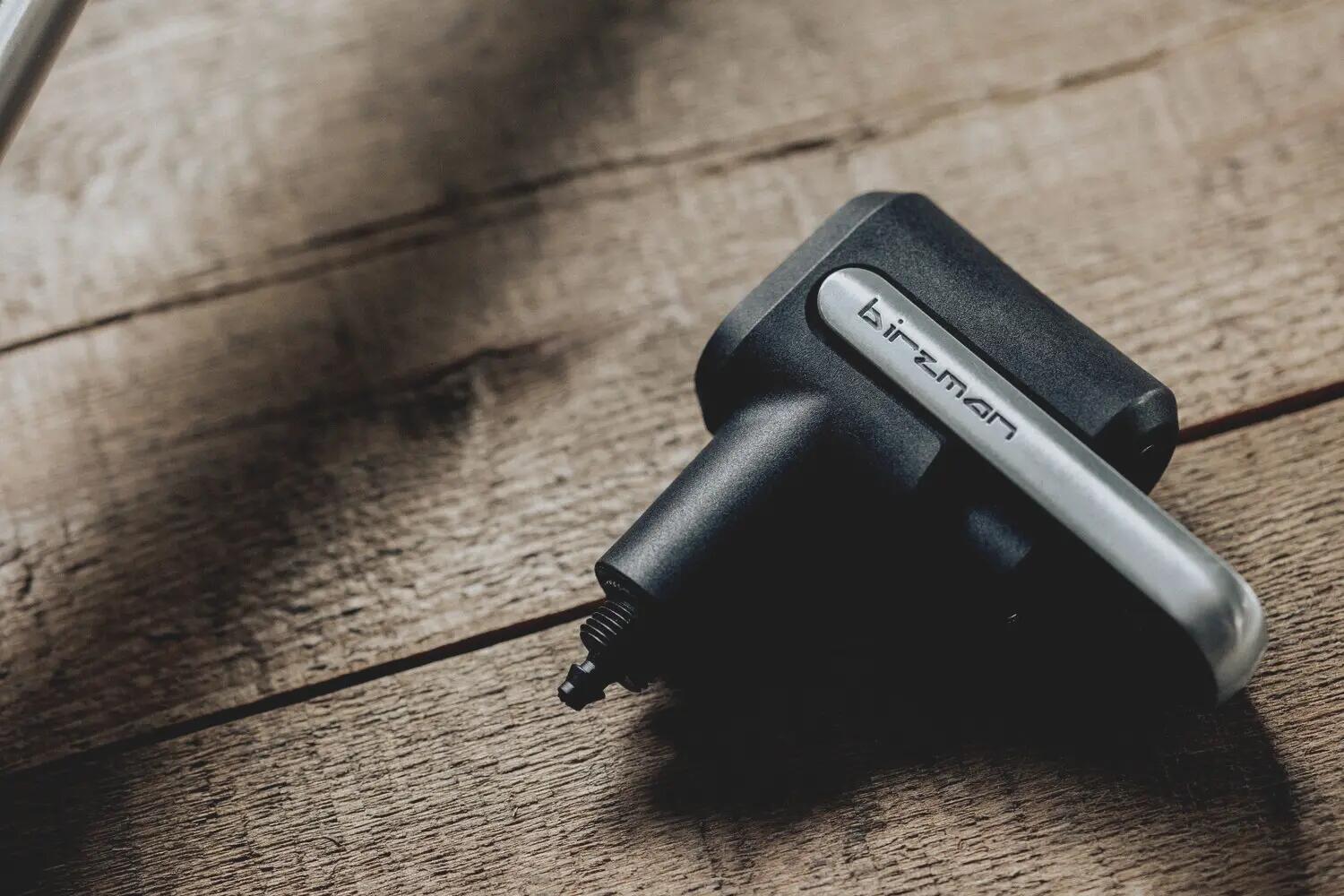 The Pump Helix floor pump 4/5