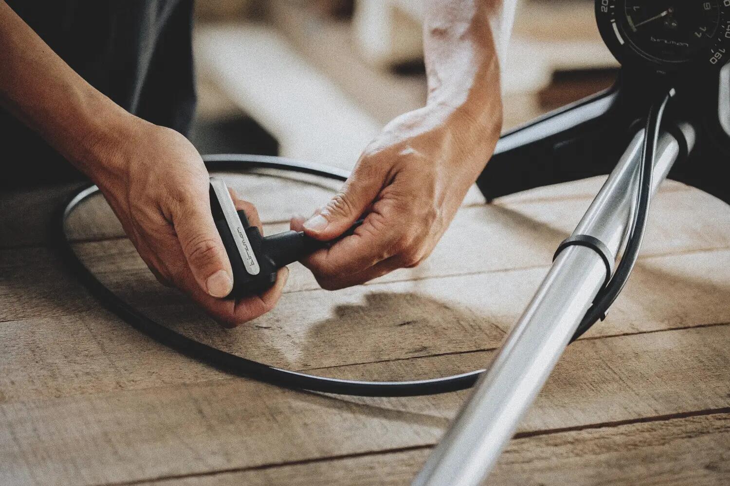The Pump Helix floor pump 2/5