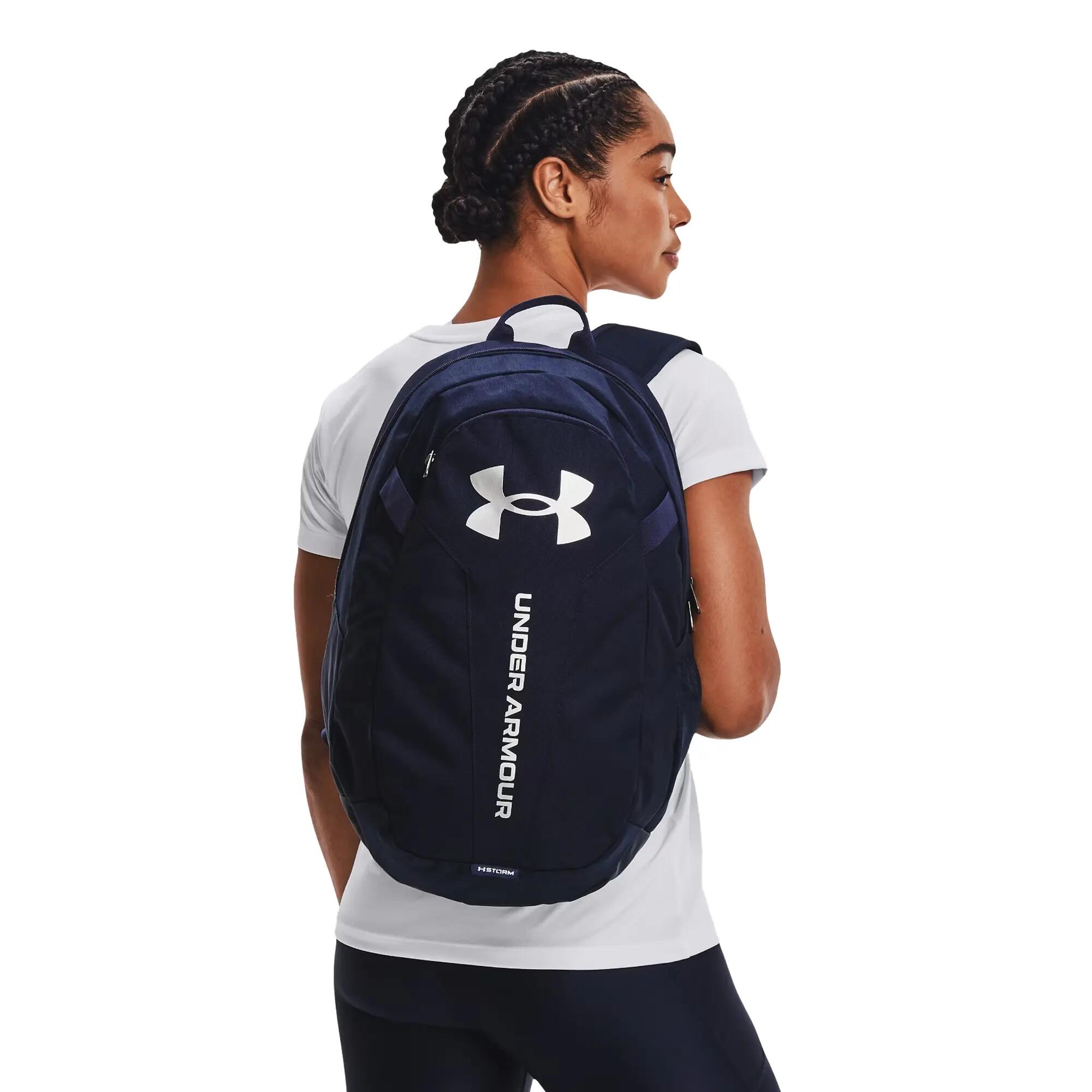 UNDER ARMOUR picture